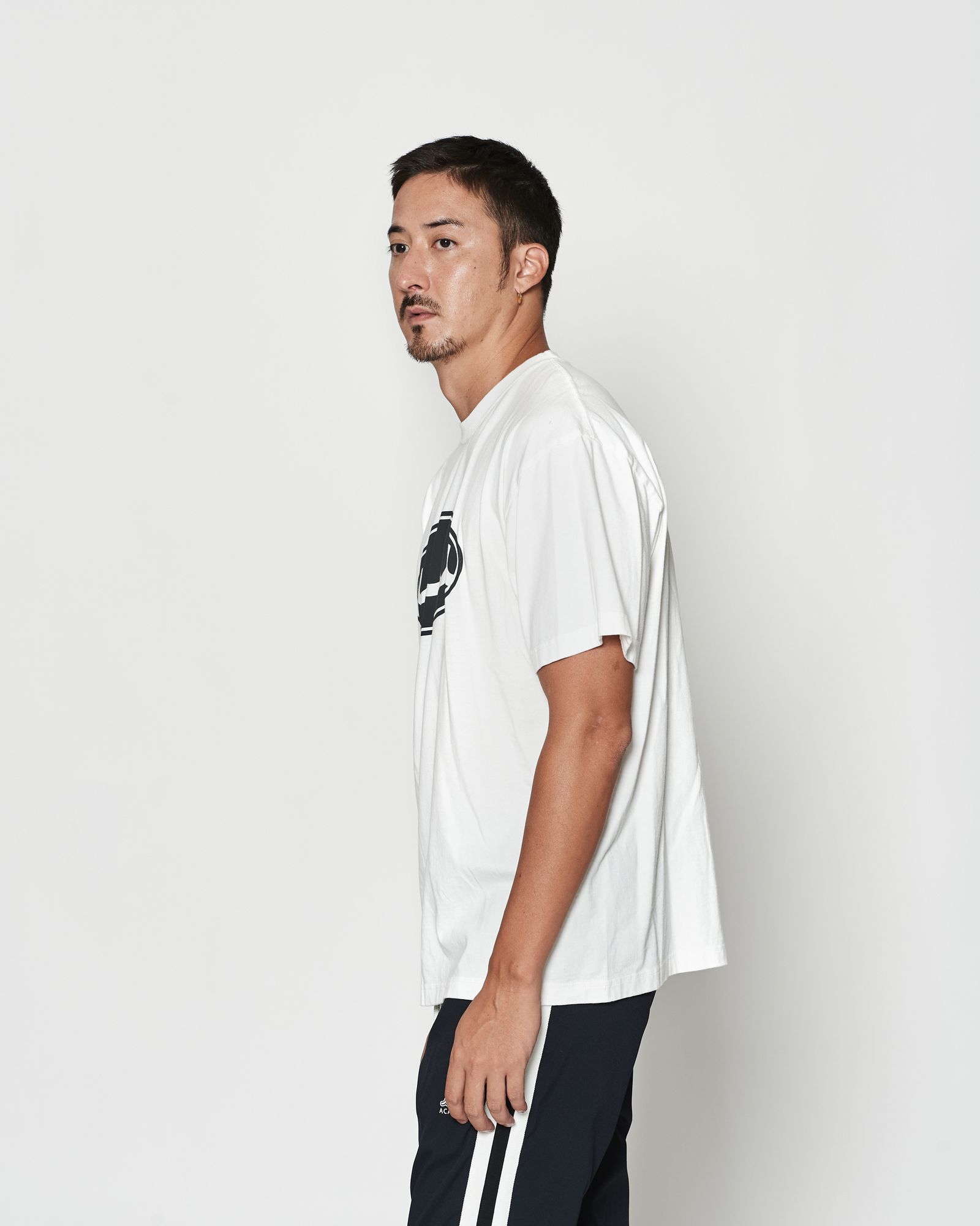 ☆先行予約☆muta MARINE × ACANTHUS  / エイジングサークルロゴTシャツ  /  Aging Circle Logo Tee / WHITE【MA2613】