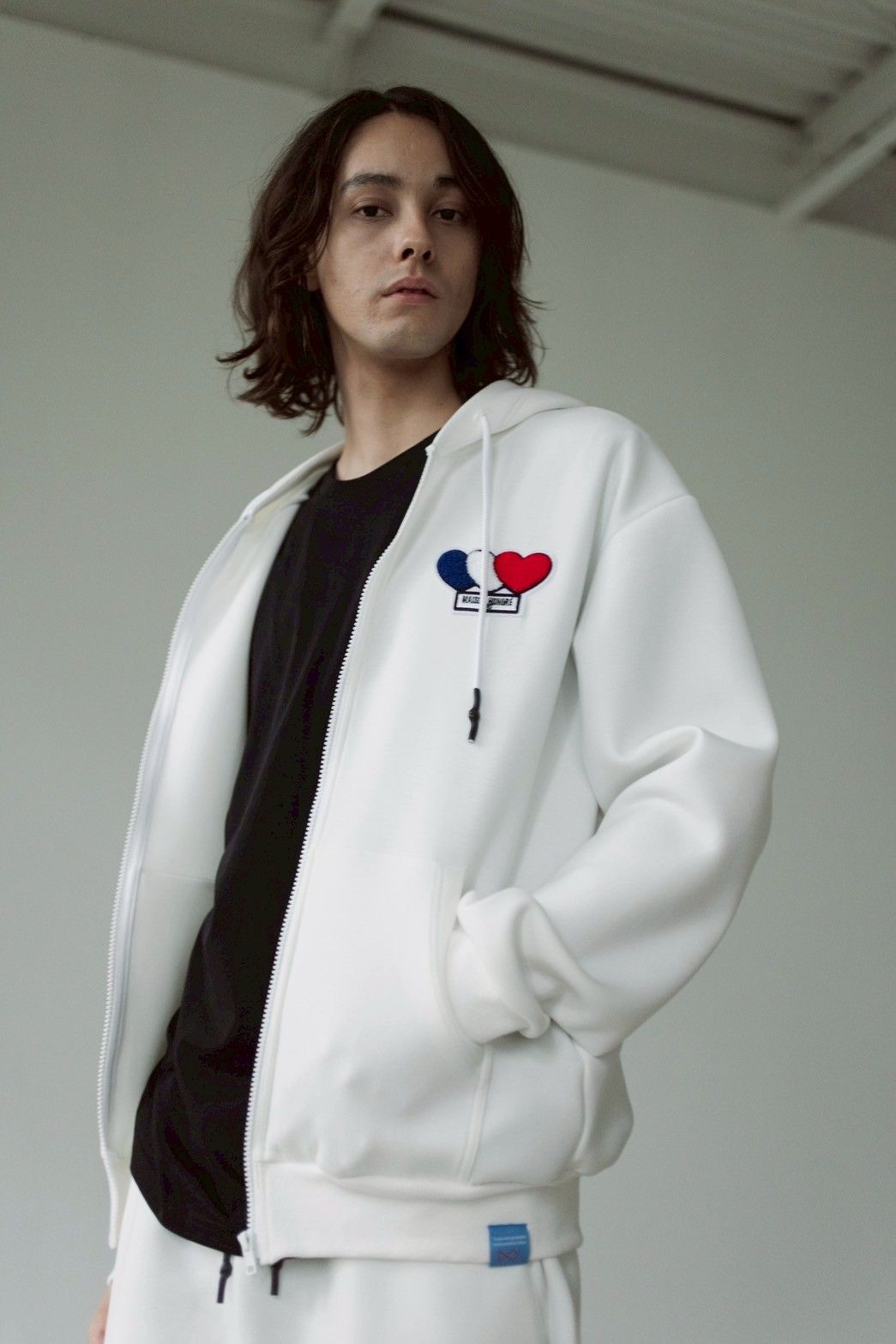 3ハートパッチダンボールジップパーカー / 3Heart Patch Cardboard Zip Hoodie / WHITE