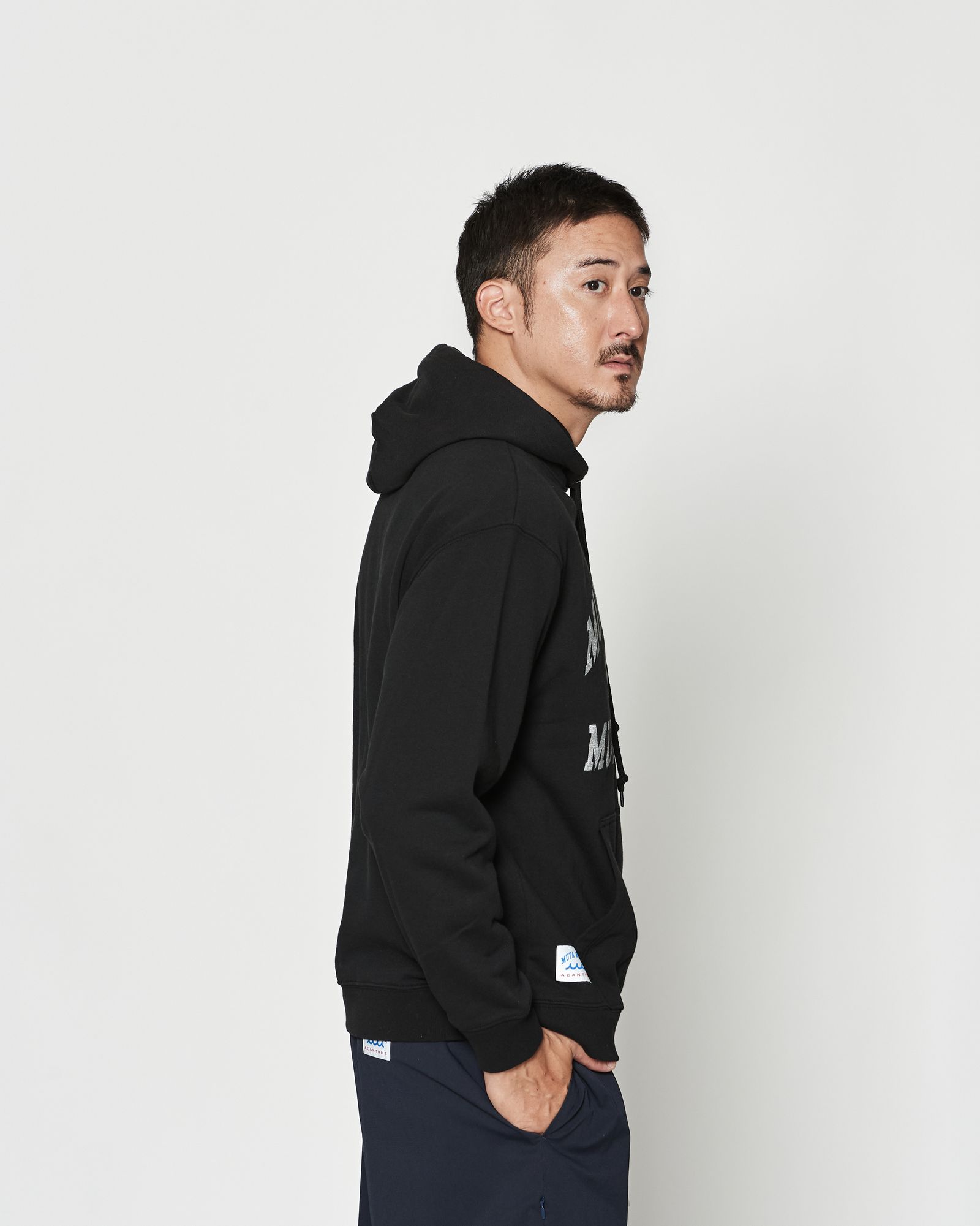 ☆先行予約☆muta MARINE × ACANTHUS  / カレッジロゴ スウェットジップフーディー / パーカー / College Logo Hooded Sweatshirt / BLACK【MA2609】