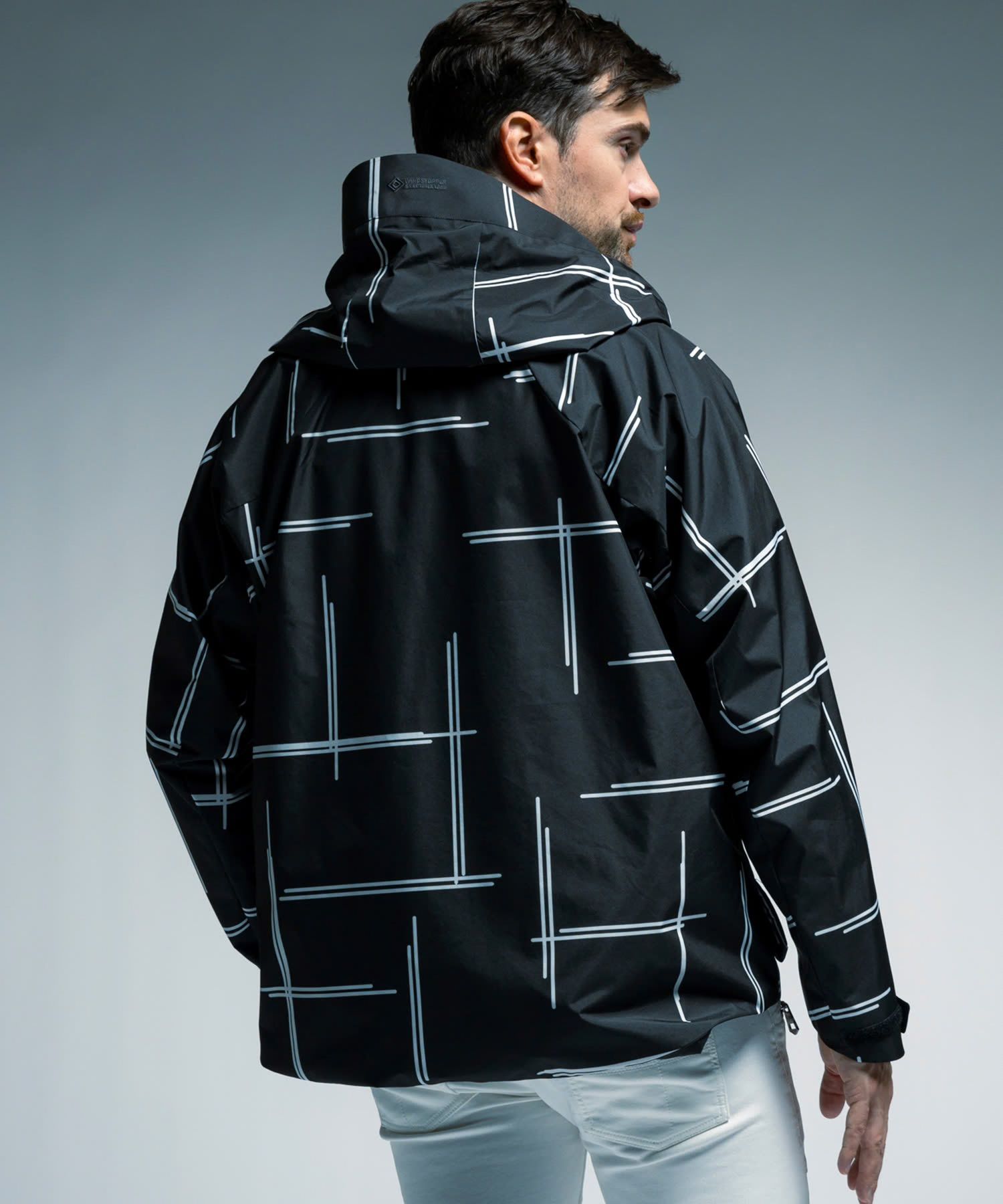 ☆先行予約☆1PIU1UGUALE3 RELAX × +phenix / トランスフォームマウンテンパーカー WINDSTOPPER プロダクト by GORE-TEX LABS /ウィンドストッパー / ゴアテックス  / ブラック×ホワイト 【USO-26130】