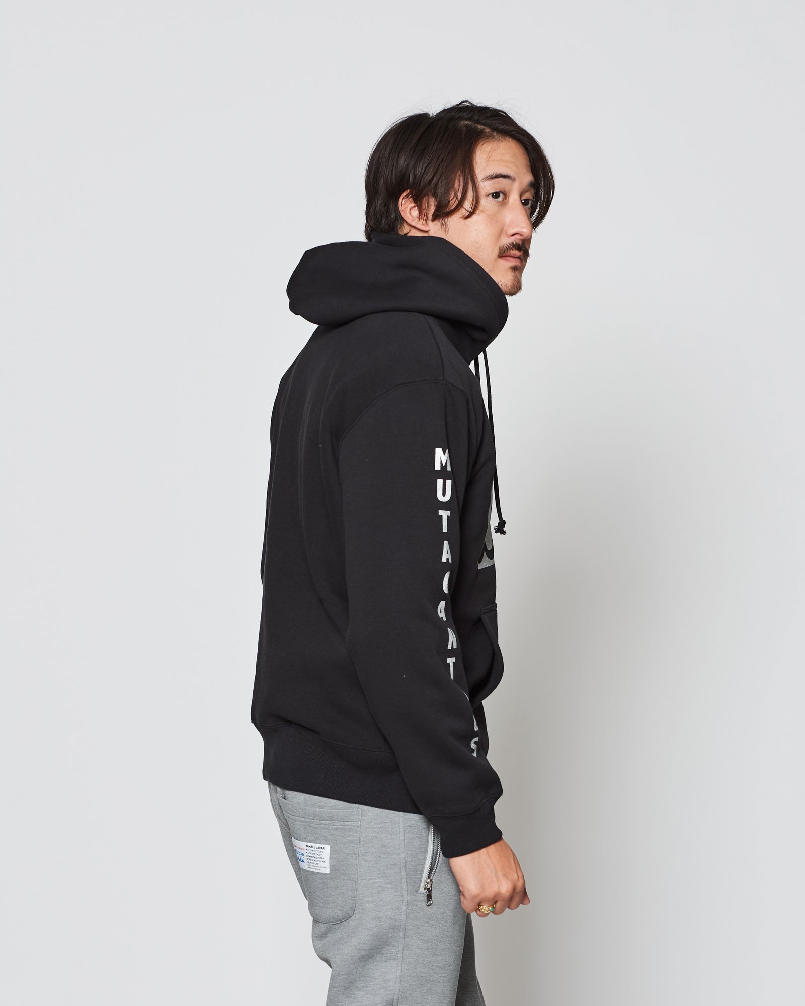 ACANTHUS × muta MARINE / muta MA Logo Hooded Sweatshirts / パーカー / BLACK 【MA2537】