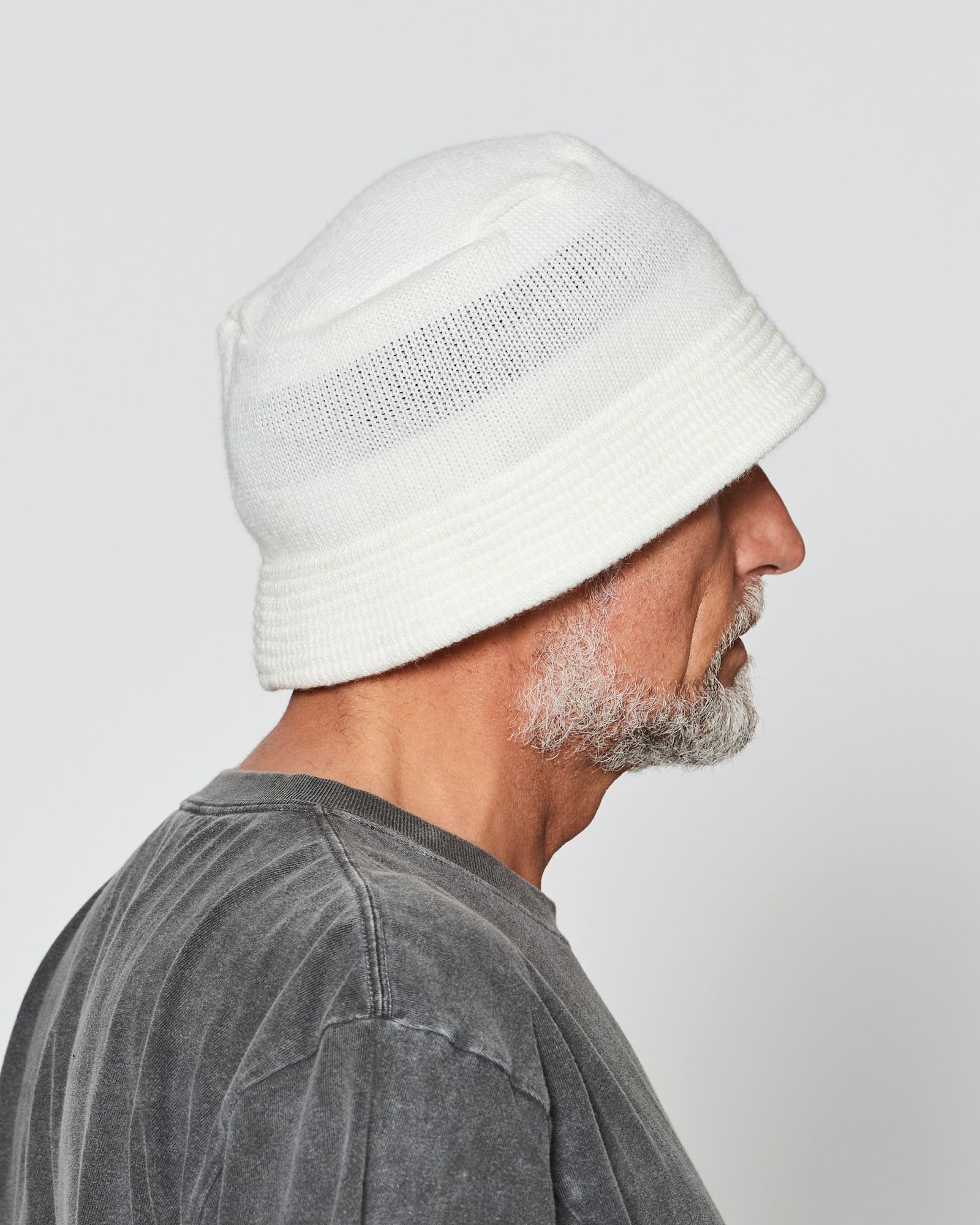 ☆先行予約販売2025年10月下旬～11月下旬頃入荷予定☆ ACANTHUS × muta MARINE / muta Wave Logo Knit Bucket Hat / ニットバケットハット / WHITE 【MA2543】