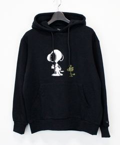 1PIU1UGUALE3 RELAX × PEANUTS / スヌーピー ラインストーンフーディー / パーカー / ブラック【USO-26055】
