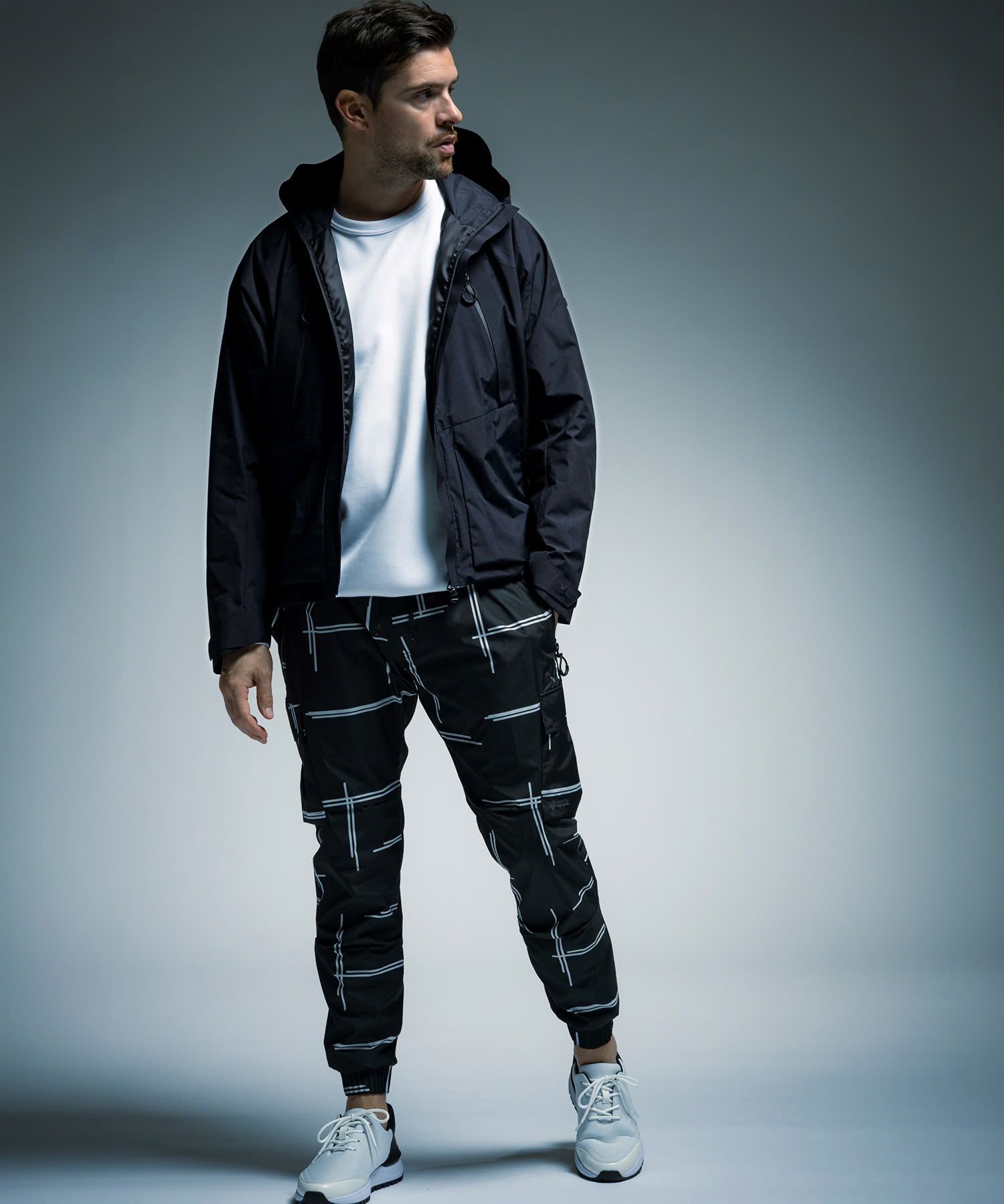 ☆先行予約☆1PIU1UGUALE3 RELAX × +phenix / トランスフォームマウンテンパーカー WINDSTOPPER プロダクト by GORE-TEX LABS /ウィンドストッパー / ゴアテックス  / ブラック【USO-26130】