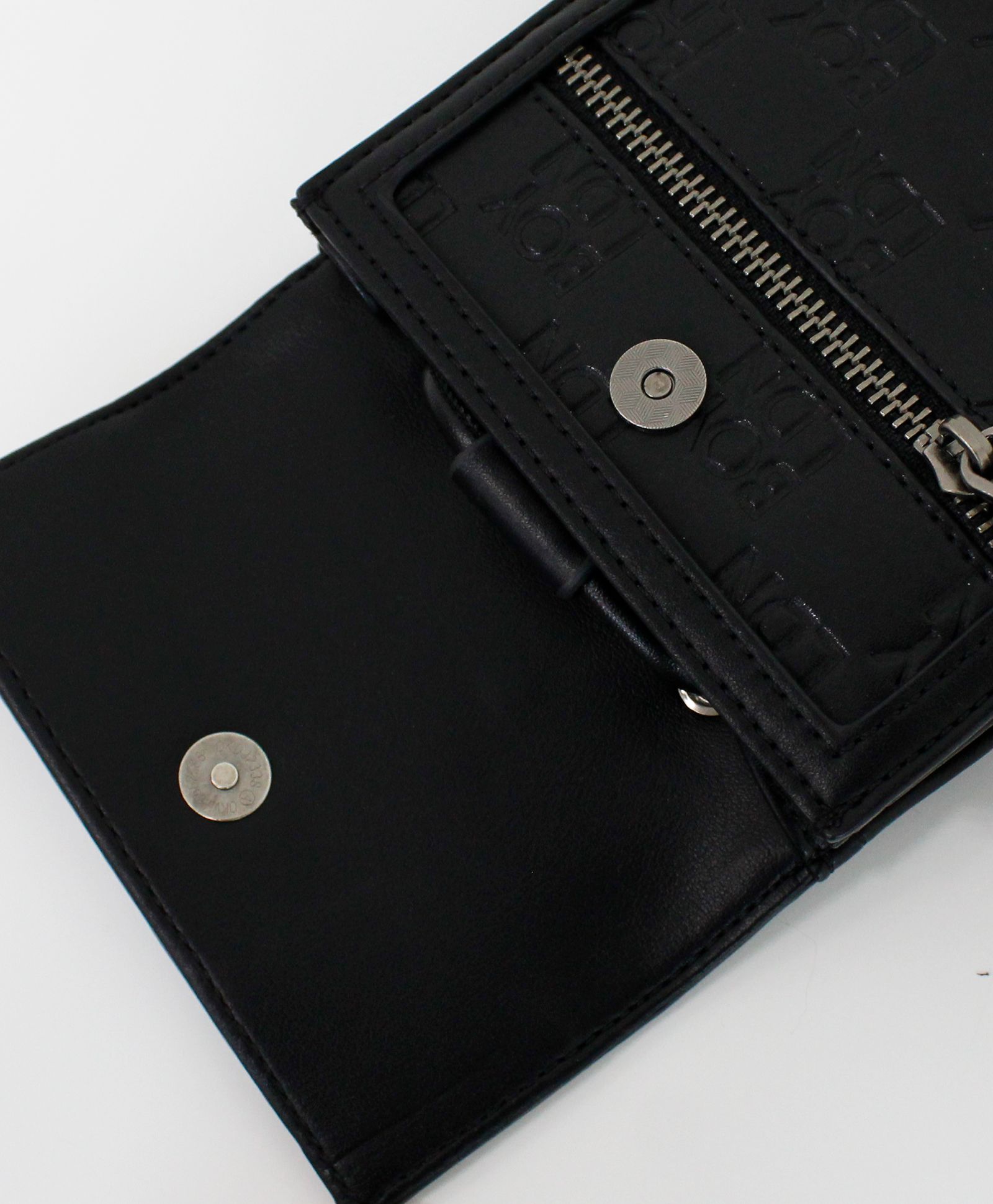 BOY LONDON - ミニショルダーバッグ / EMBOSSING MINI SHOULDER BAG / BLACK | femt