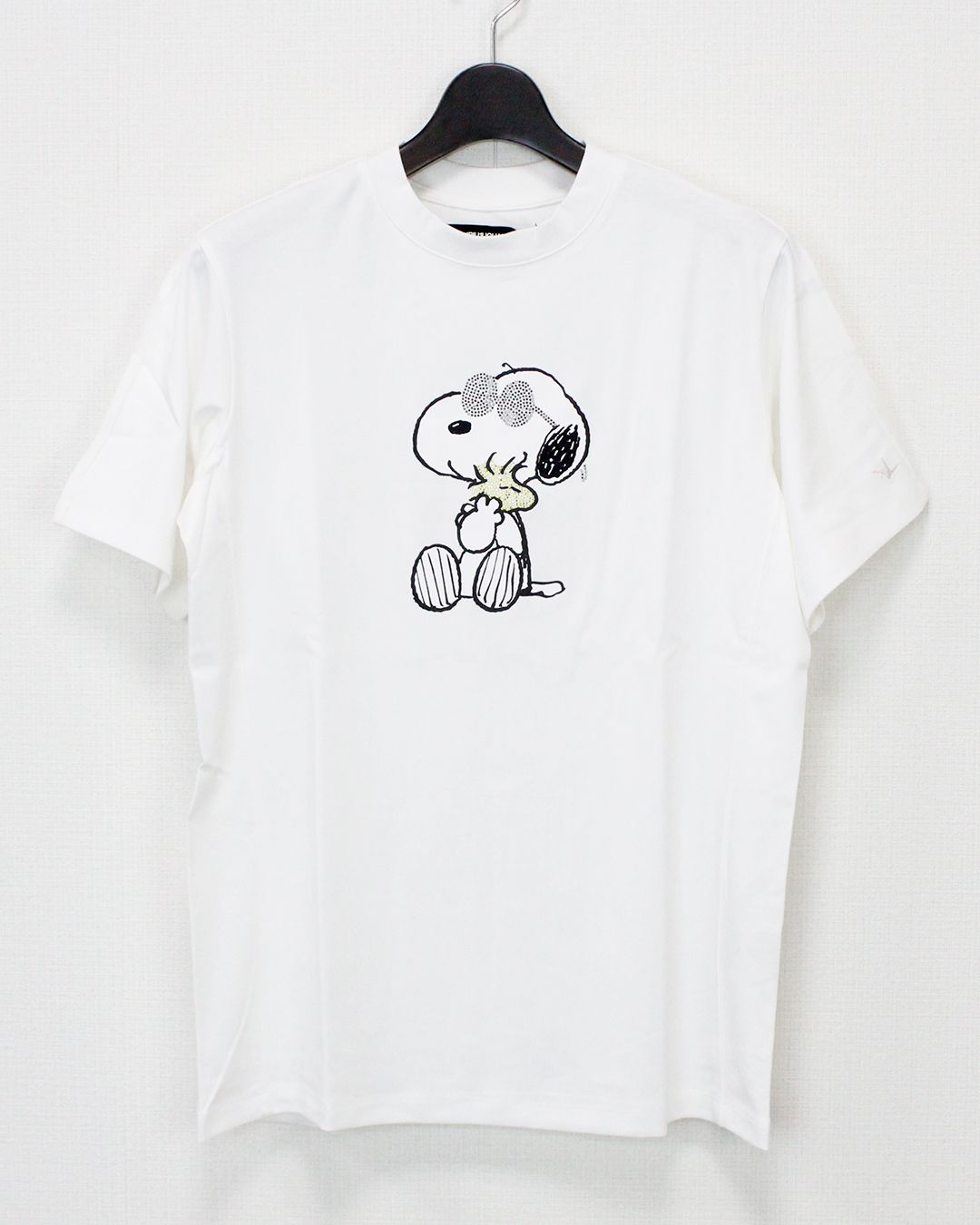 1PIU1UGUALE3 RELAX × PEANUTS / スヌーピー ラインストーン半袖Tシャツ / ホワイト【UST-26095】