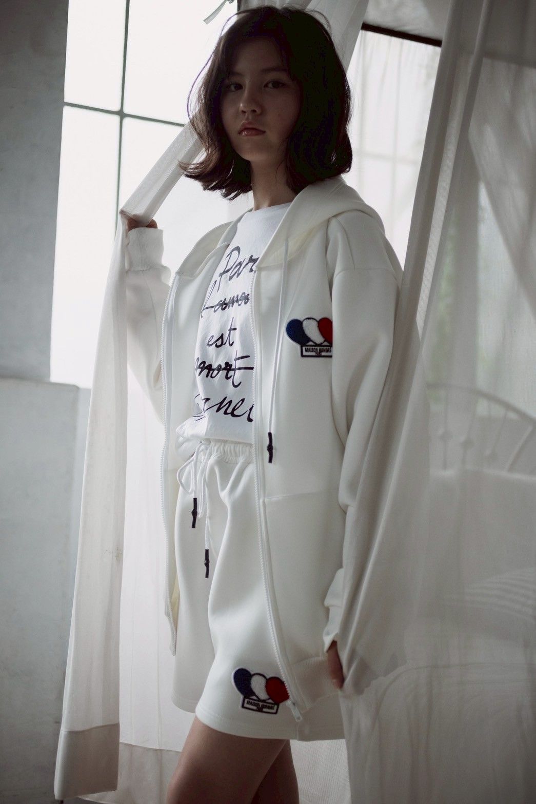 3ハートパッチダンボールジップパーカー / 3Heart Patch Cardboard Zip Hoodie / WHITE