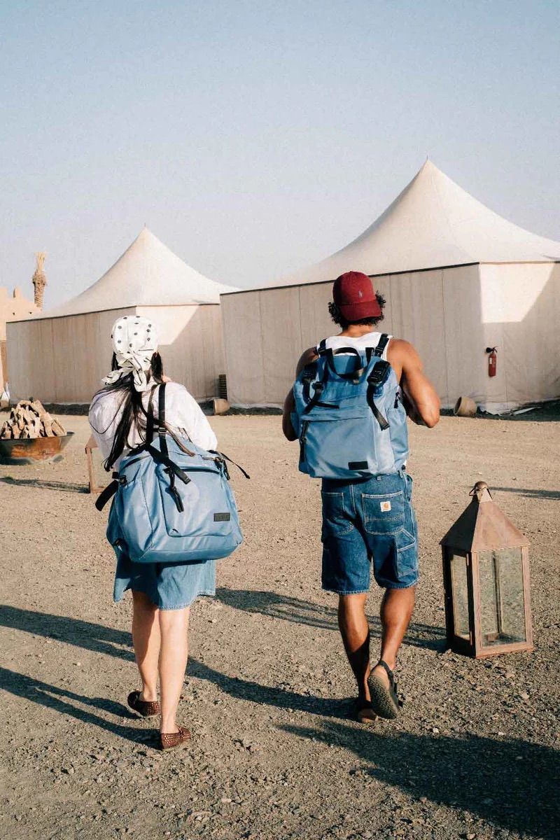 リュック バックパック ハンド ショルダー バッグ 2WAY / イースト+ウェスト リサイクルナイロン 防水 / Lサイズ / ライトブルー [ZAEWRL017 BLU CIARO]