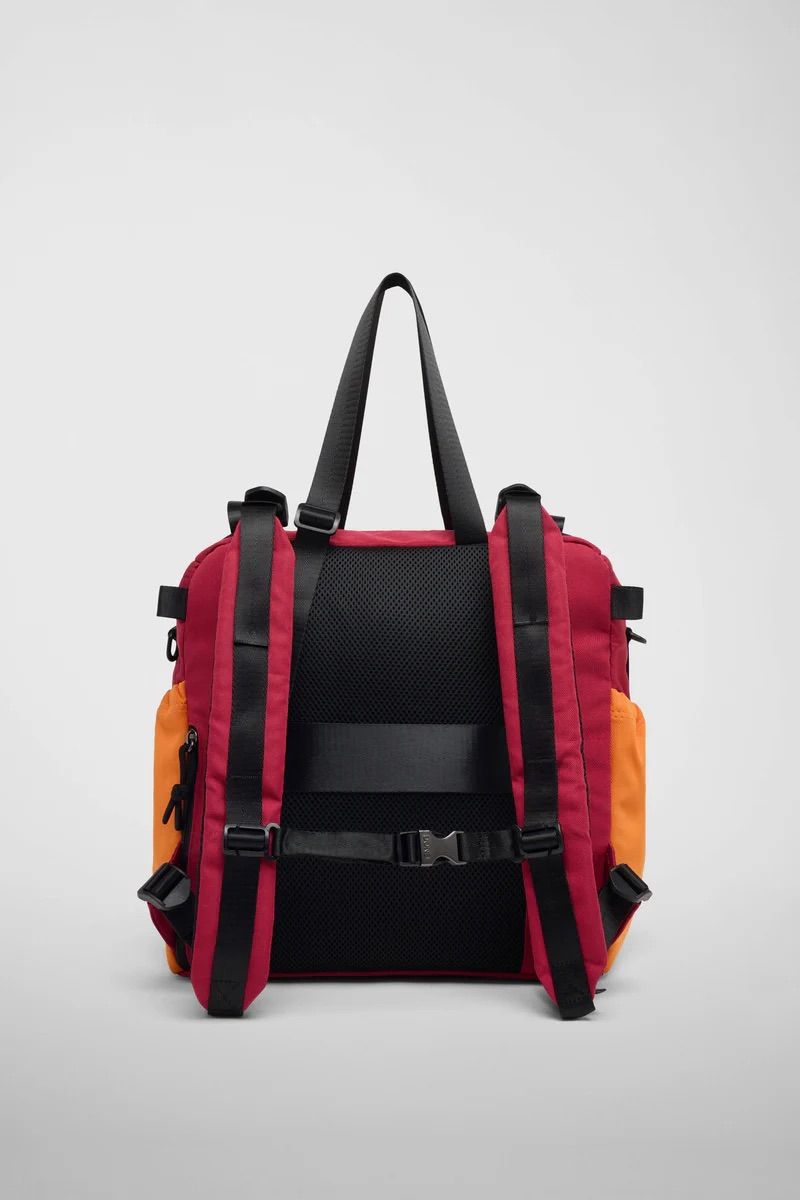 リュック バックパック ハンド ショルダー バッグ 2WAY / イースト+ウェスト リサイクルナイロン 防水 / Mサイズ / チェリーオレンジ キャメル [ZAEWCM167 CILI-ARAN-CAMEL]