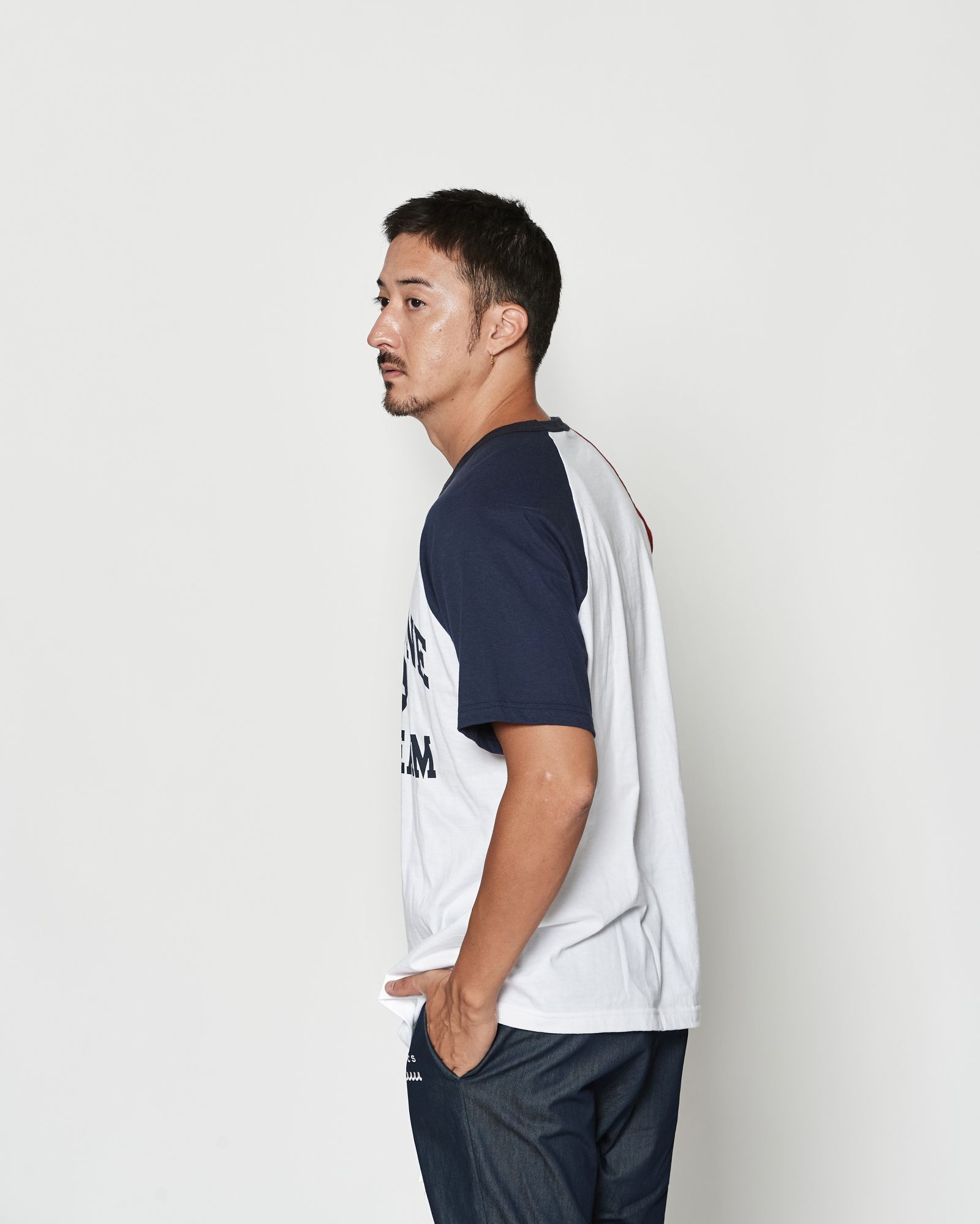 ☆先行予約☆muta MARINE × ACANTHUS  / カレッジロゴラグランスリーブTシャツ / College Logo Raglan Sleeves Tee / WHITE RED【MA2619】
