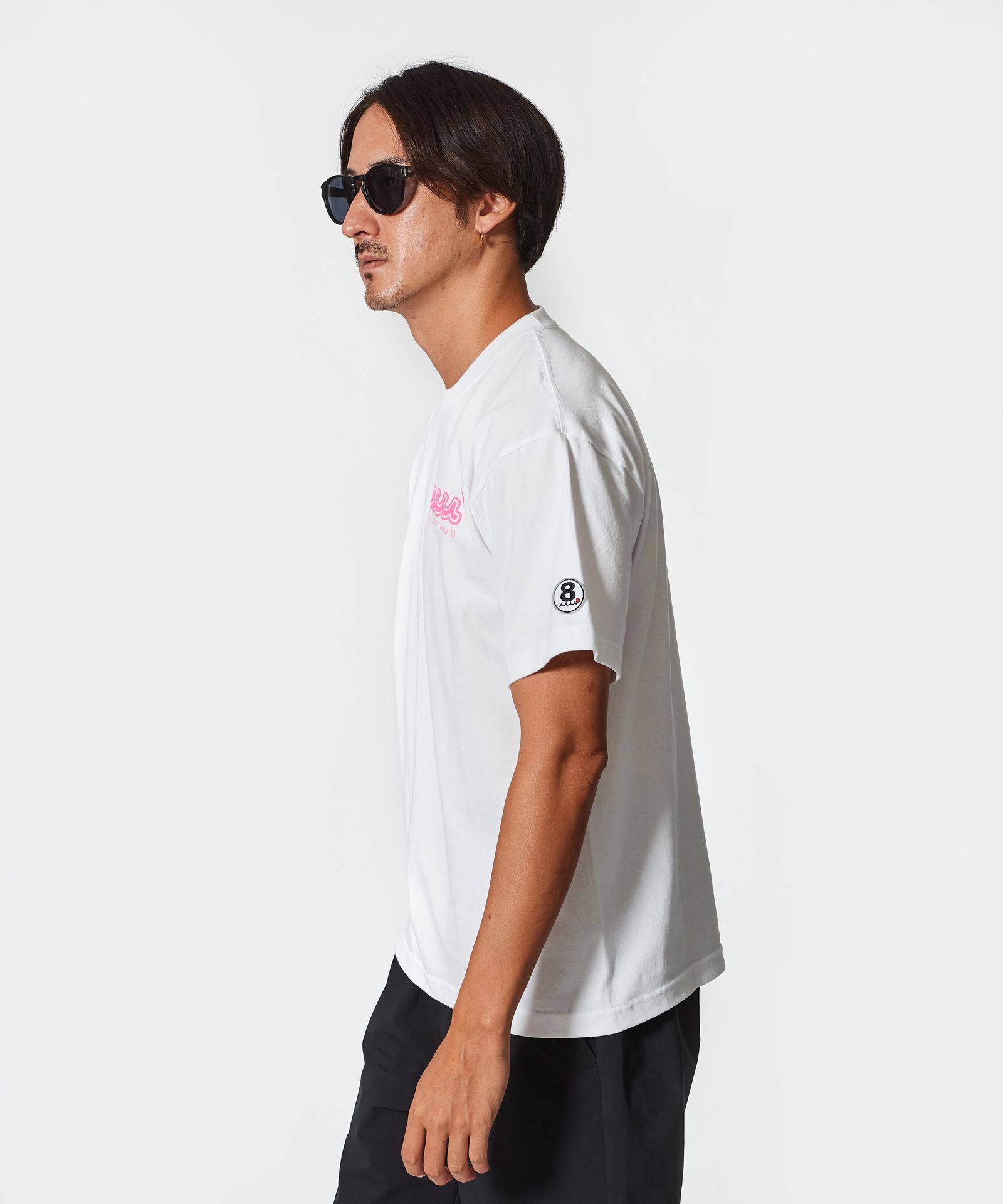 国内発送【muta MARINE】ACANTHUS × MUTA MARINE SWEET LOGOTEE ACANTHUS × muta MARINE Sweet Logo Tee [全3色] – muta Online