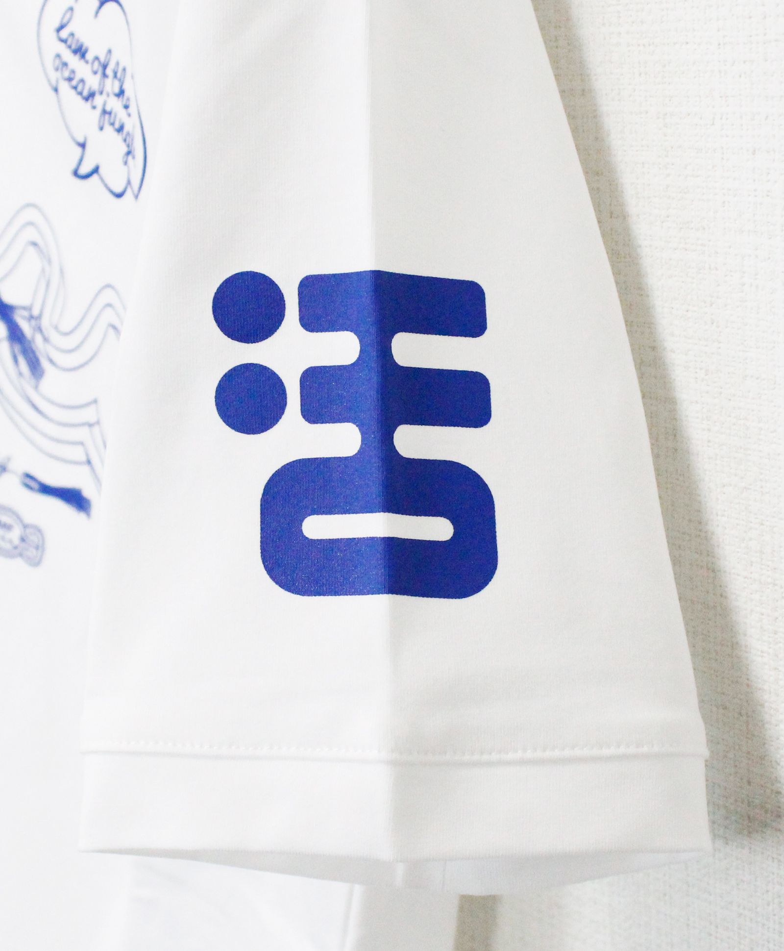 muta - Kuromi × muta MARINE Fishing ストレッチTシャツ / ホワイト