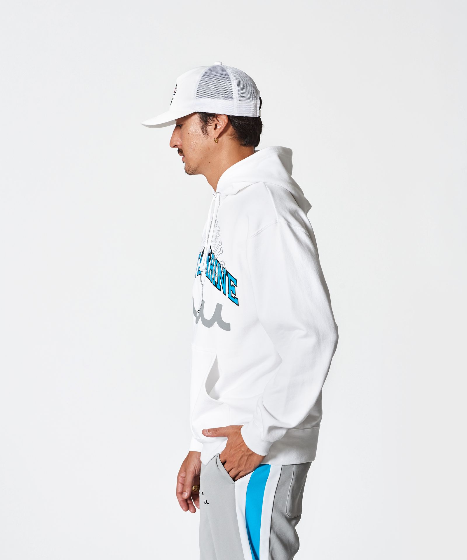 すぐ届く【muta】MARINE × ACANTHUS マルチロゴ パーカー muta MARINE × ACANTHUS マルチロゴ パーカー | ACANTHUS ONLINE