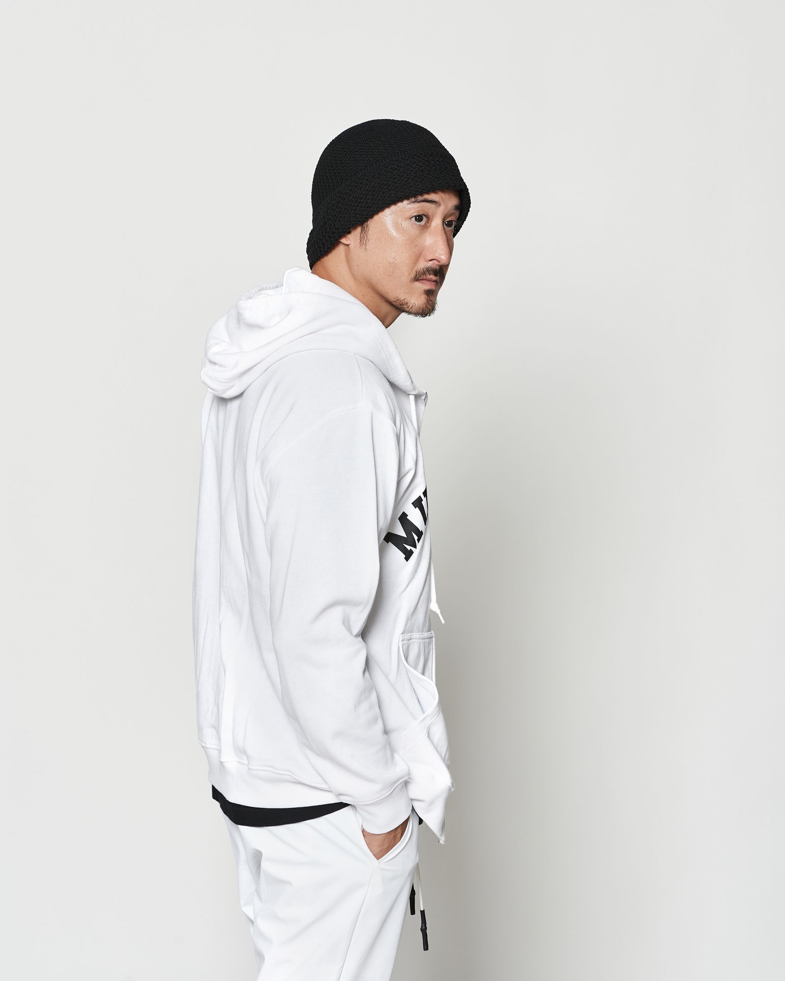 ☆先行予約☆muta MARINE × ACANTHUS  / アーチロゴ スウェットジップフーディー / パーカー / Arc Logo Zip Up Hooded Sweatshirt / WHITE【MA2610】