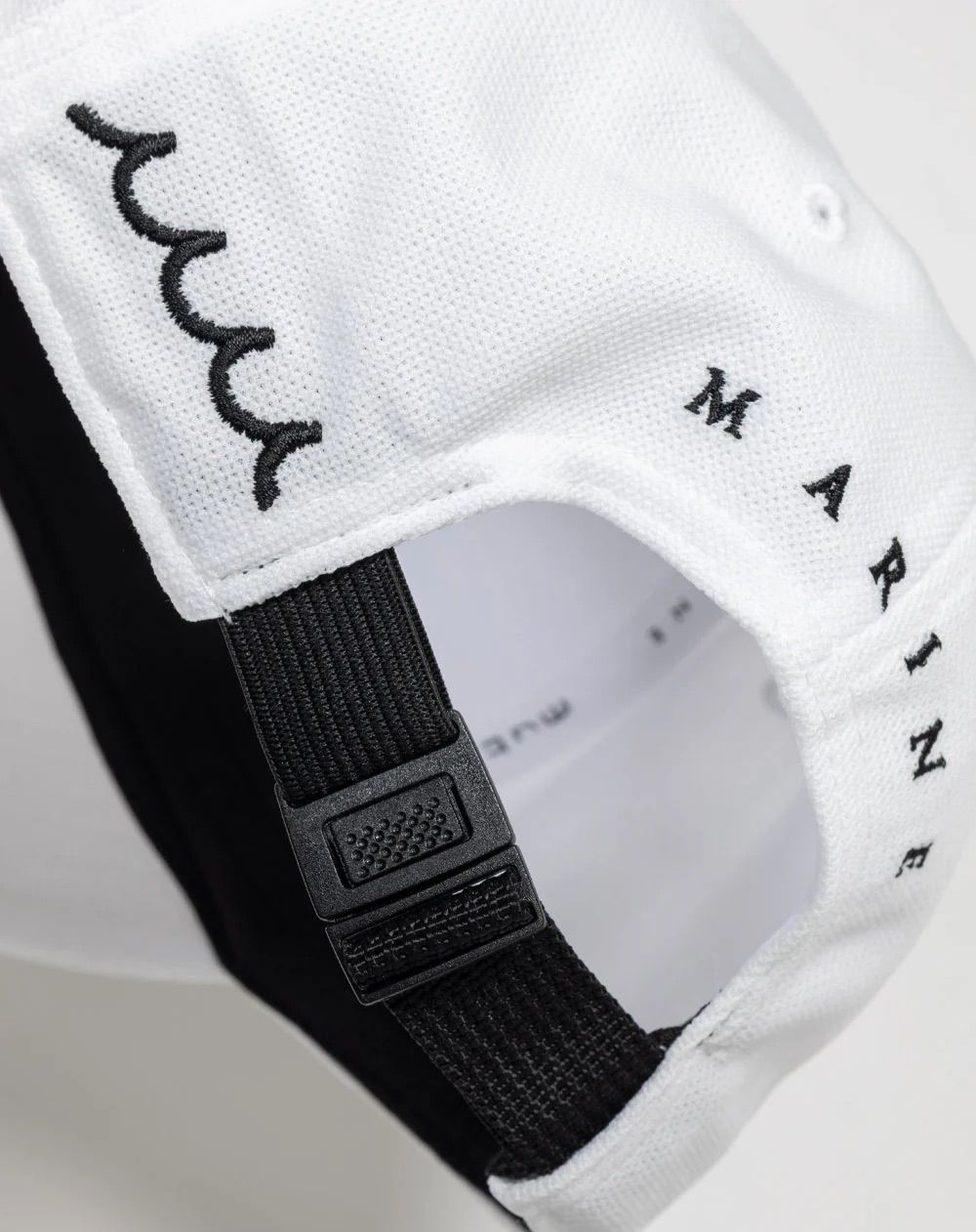 FIELD SENSOR®︎ 8 ロゴキャップ / ホワイト [MMAV-622231]⭐︎3月7日頃より随時出荷⭐︎