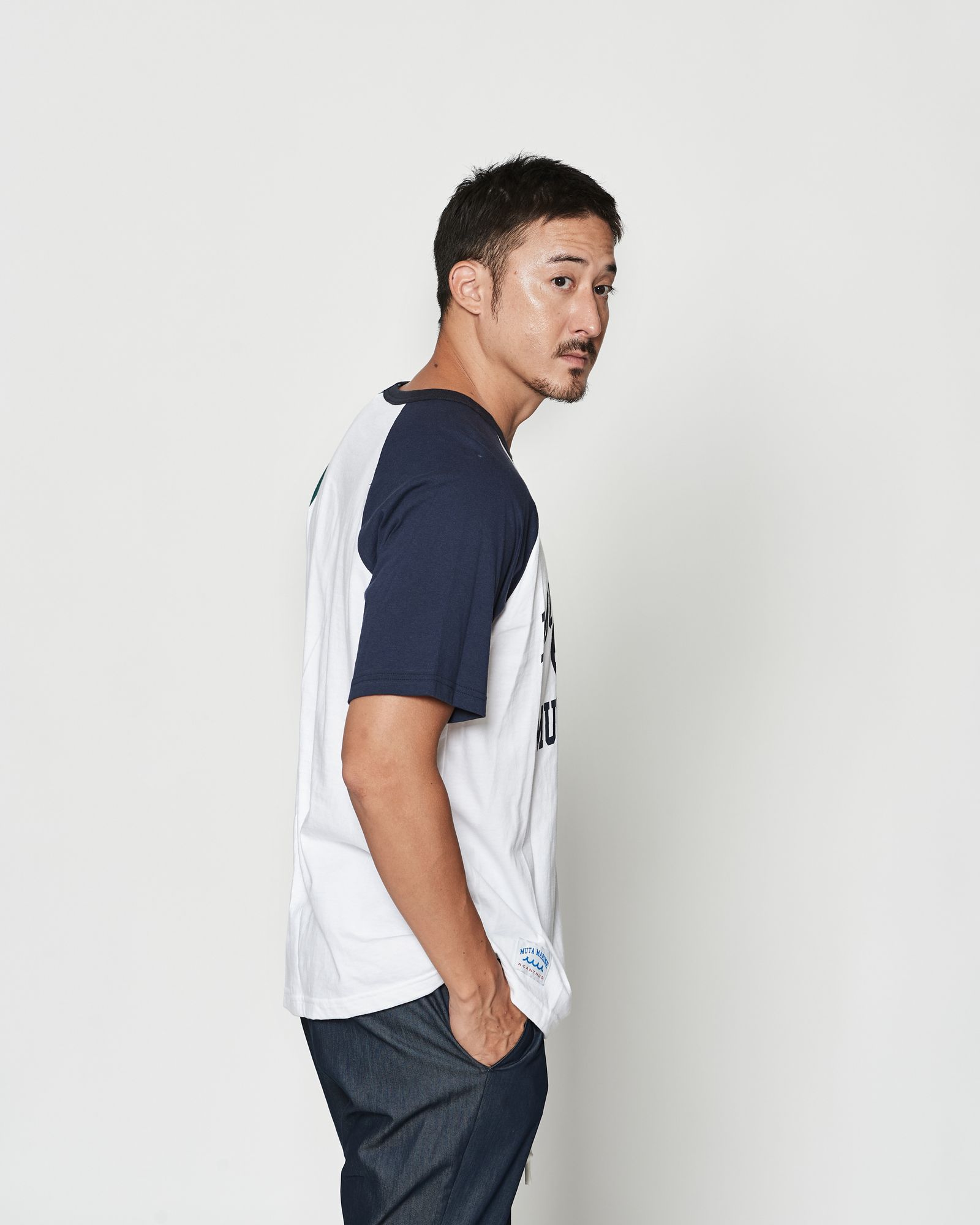 ☆先行予約☆muta MARINE × ACANTHUS  / カレッジロゴラグランスリーブTシャツ / College Logo Raglan Sleeves Tee / WHITE GREEN【MA2619】