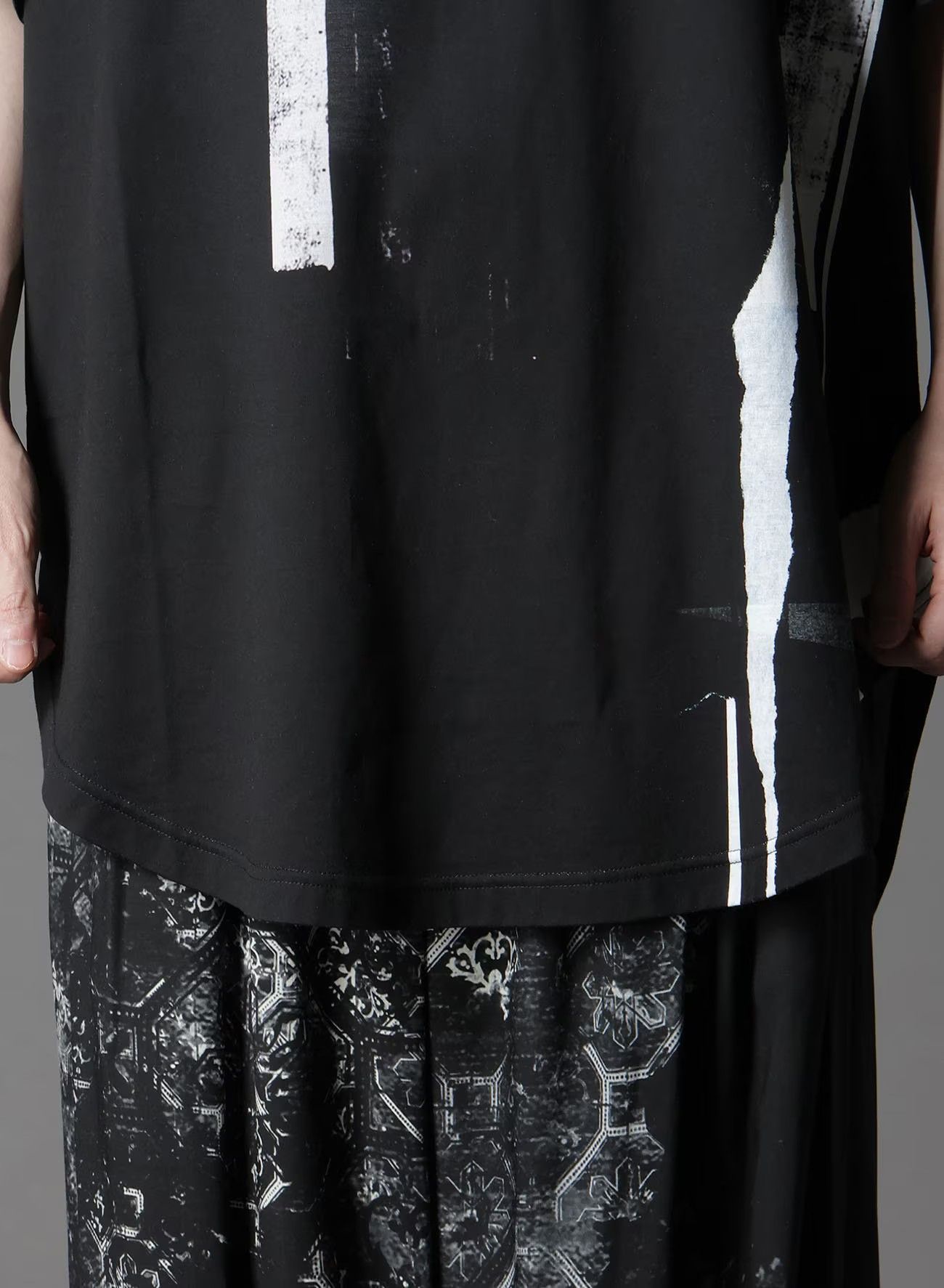 COTTON JERSEY TORN PATTERN HEM ROUND JUMBO T-SHIRT SHORT SLEEVES / WHITE [GP-T05-008-1]