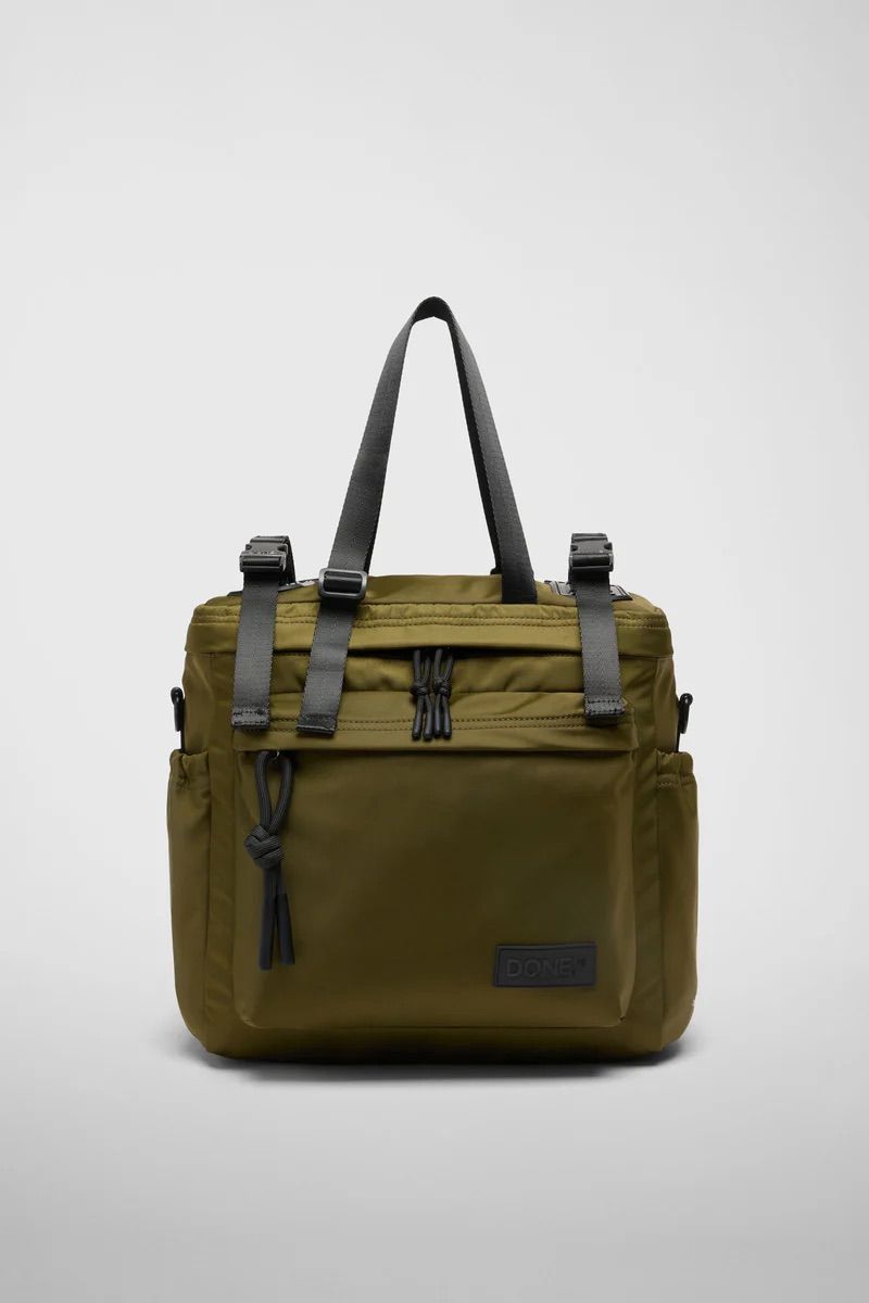 リュック バックパック ハンド ショルダー バッグ 2WAY / イースト+ウェスト リサイクルナイロン 防水 / Mサイズ / ヴェルドーネ(オリーブグリーン) [ZAEWRM003 VERDONE]