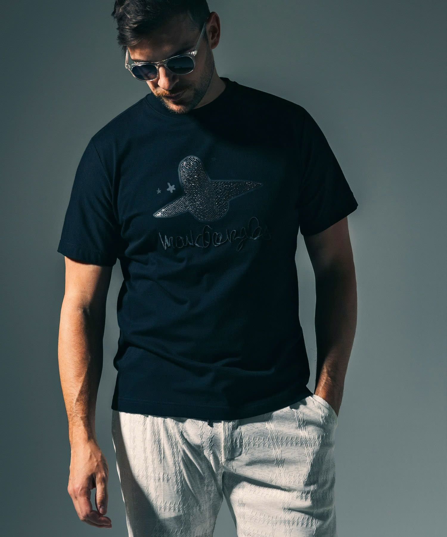 1PIU1UGUALE3 RELAX × Mark Gonzales / グラデーションラインストーン半袖Tシャツ / ブラック【UST-26015】