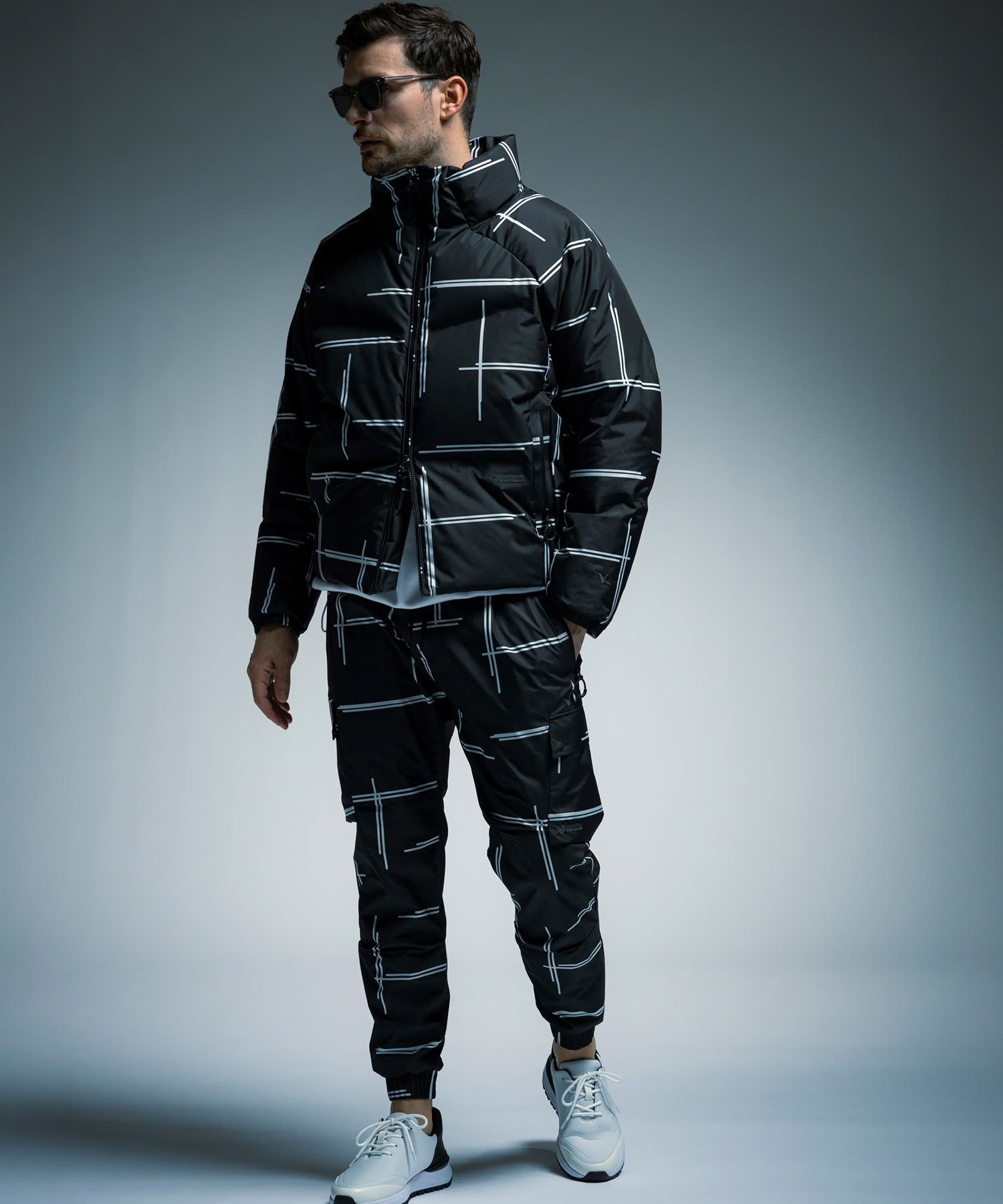 ☆先行予約☆1PIU1UGUALE3 RELAX × +phenix / スタンドカラーショートダウンジャケット WINDSTOPPER プロダクト by GORE-TEX LABS / ウィンドストッパー / ゴアテックス  / ブラック×ホワイト【USO-26132】