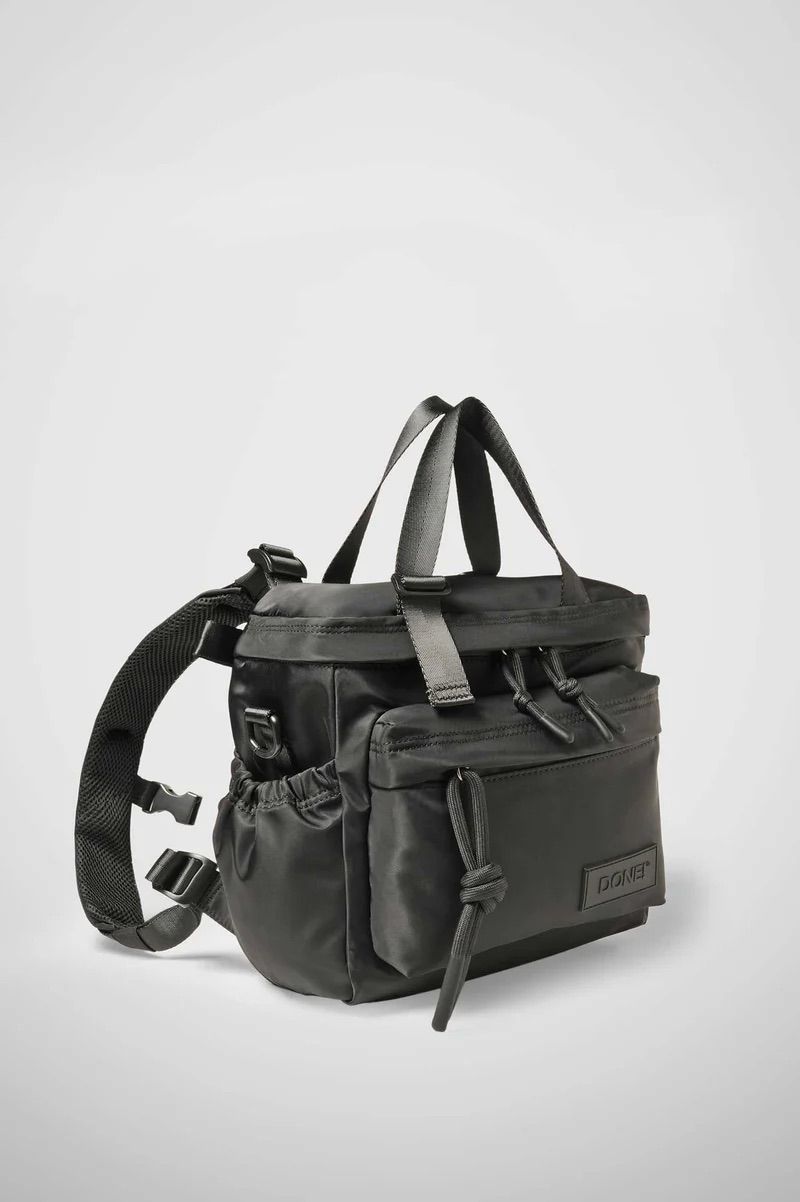 リュック バックパック ハンド ショルダー バッグ 2WAY / イースト+ウェスト リサイクルナイロン 防水 / Sサイズ / ブラック [ZAEWRS001 NERO]