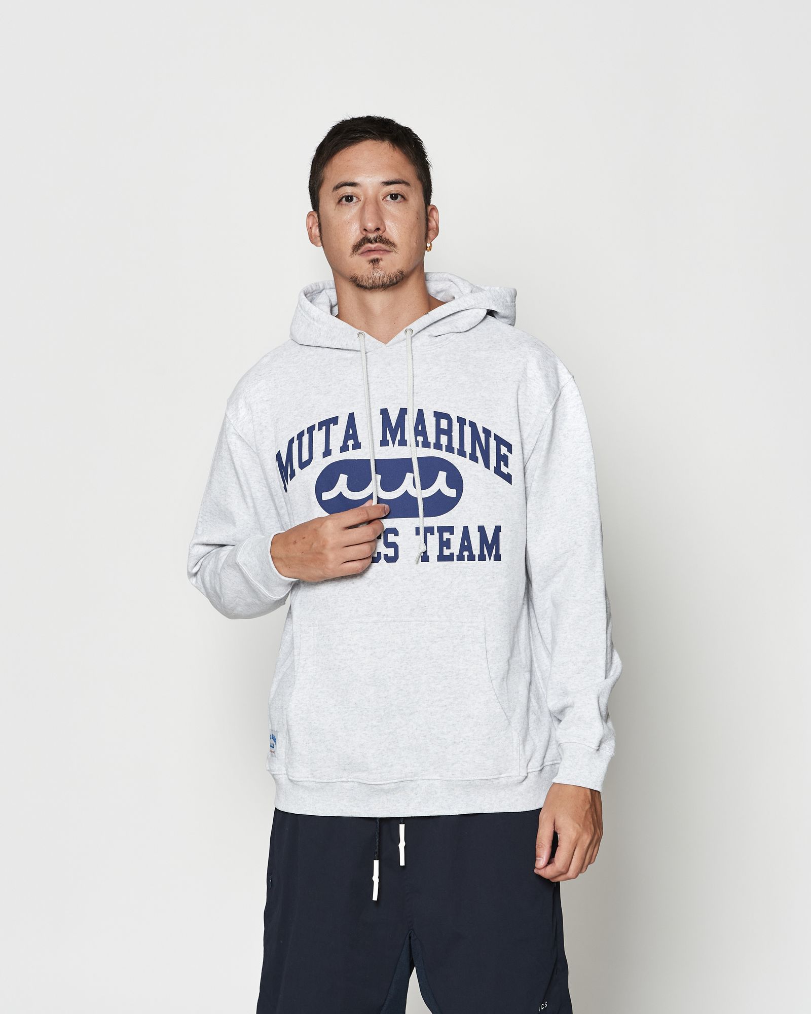 ☆先行予約☆muta MARINE × ACANTHUS  / カレッジロゴ スウェットジップフーディー / パーカー / College Logo Hooded Sweatshirt / ASH GREY【MA2609】