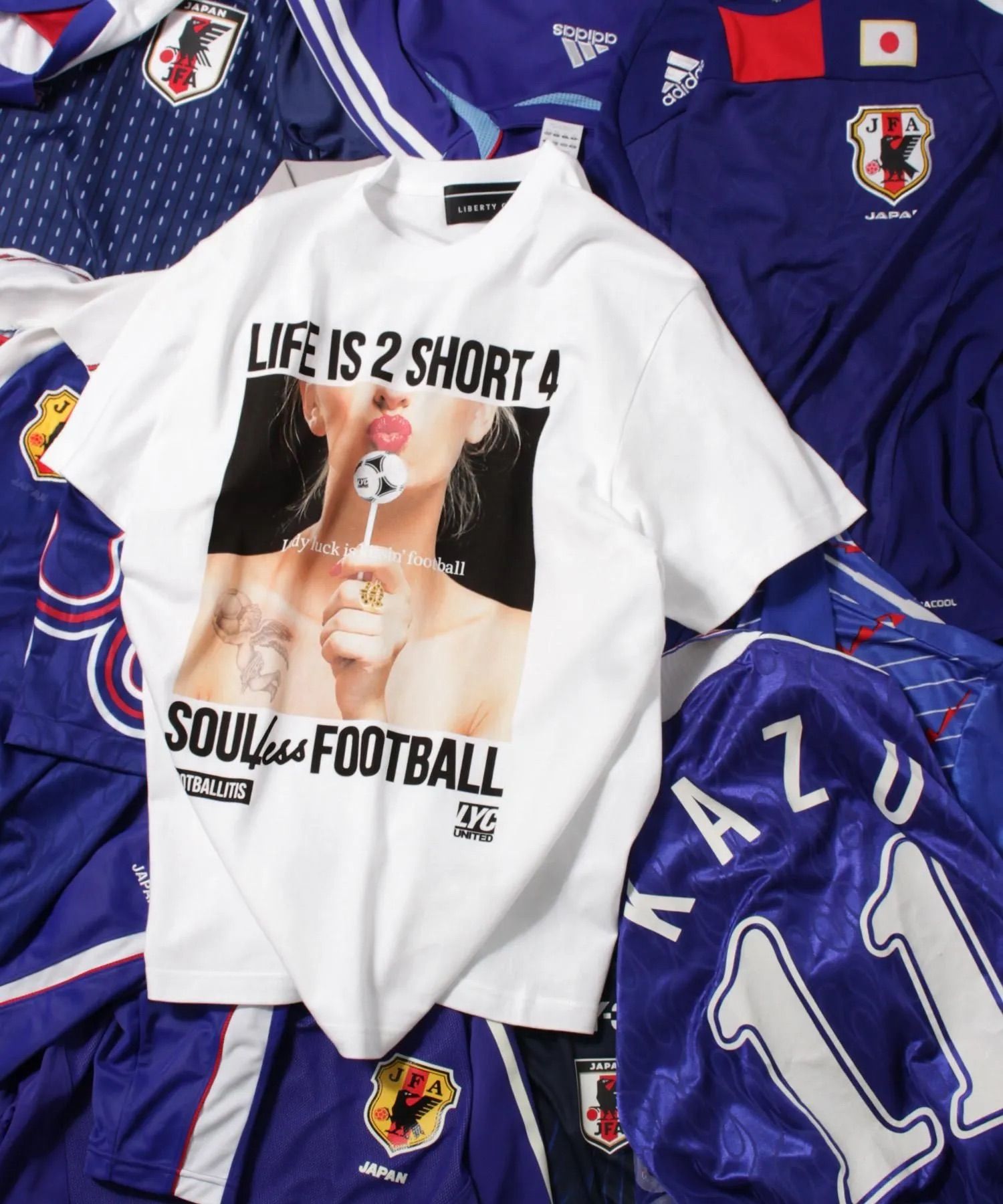 【FOOTBALLITIS】[LADY LUCK] Tシャツ / WHITE [261324CD]