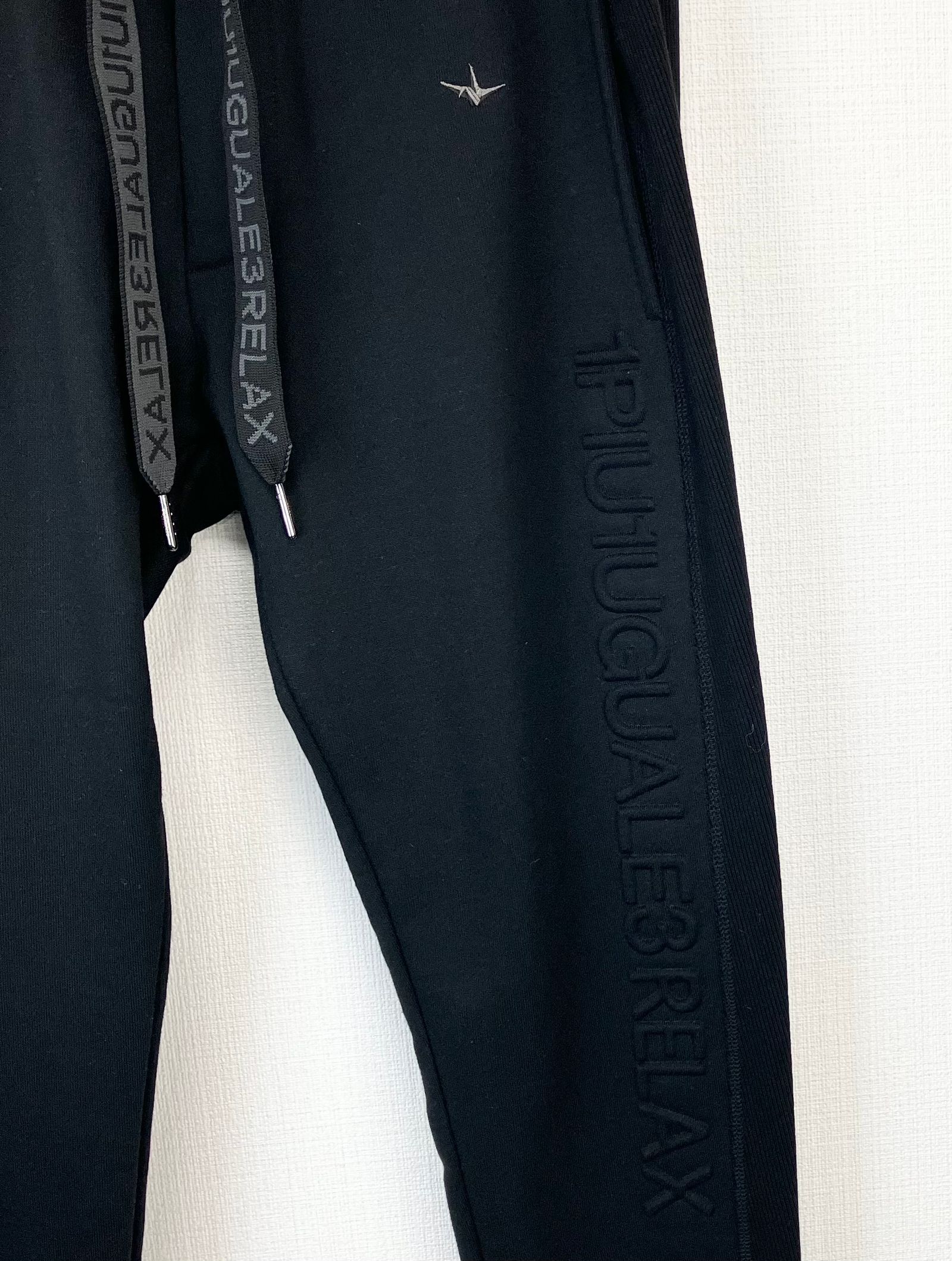 EMBOSSED LOGO JOGGER PANTS / エンボスロゴ ジョガーパンツ / ブラック【USB-26063】