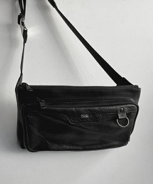 オイルドカウレザー・ボディバッグ / ブラック / Oiled Cow Leather Square Body Bag  / B - Black【DCD-01255】