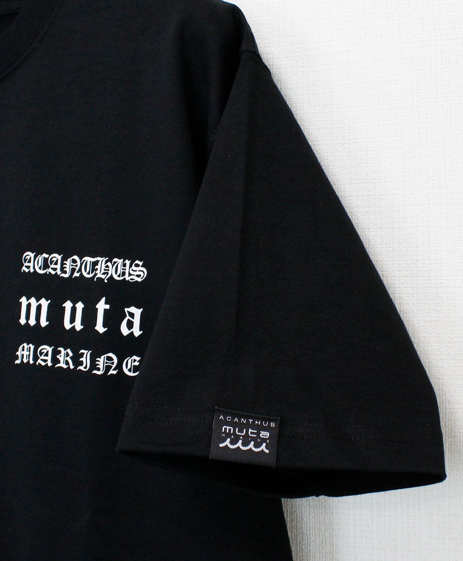 【国内買付】muta ACANTHUS PRO TAG ロゴTシャツ コラボTシャツ ACANTHUS × muta MARINE Sweet Logo Tee [全3色] – muta Online