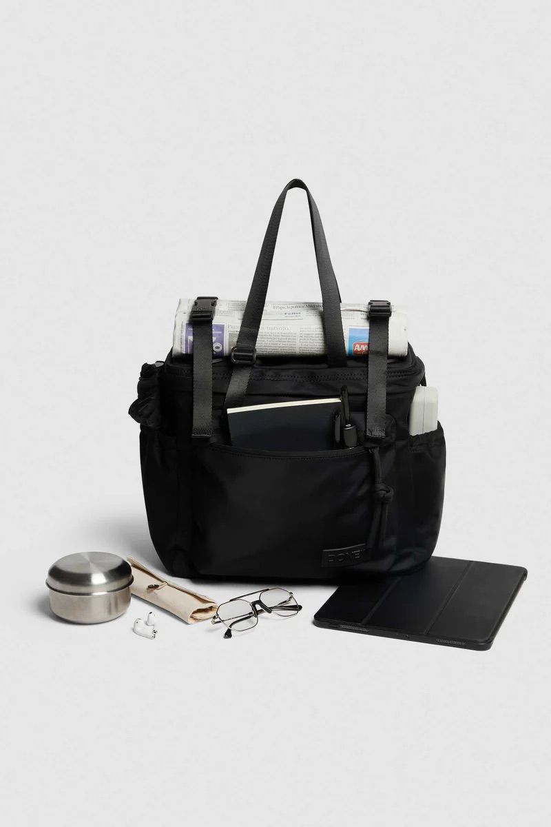 リュック バックパック ハンド ショルダー バッグ 2WAY / イースト+ウェスト リサイクルナイロン 防水 / Mサイズ / ブラック [ZAEWRM001 NERO]