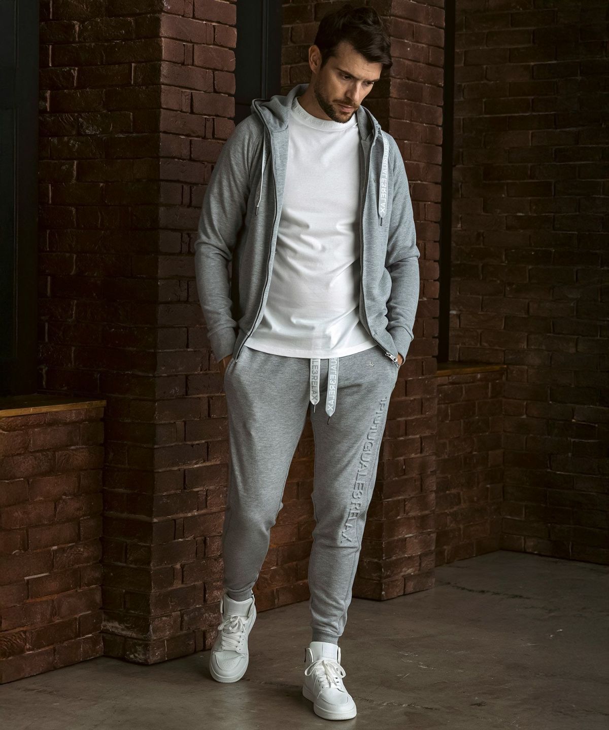 HOOD EMBOSSED LOGO HOODIE / エンボスロゴ ジップパーカー / グレー【USO-26083】