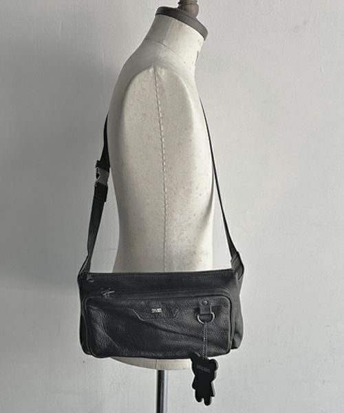オイルドカウレザー・ボディバッグ / ブラック / Oiled Cow Leather Square Body Bag  / B - Black【DCD-01255】