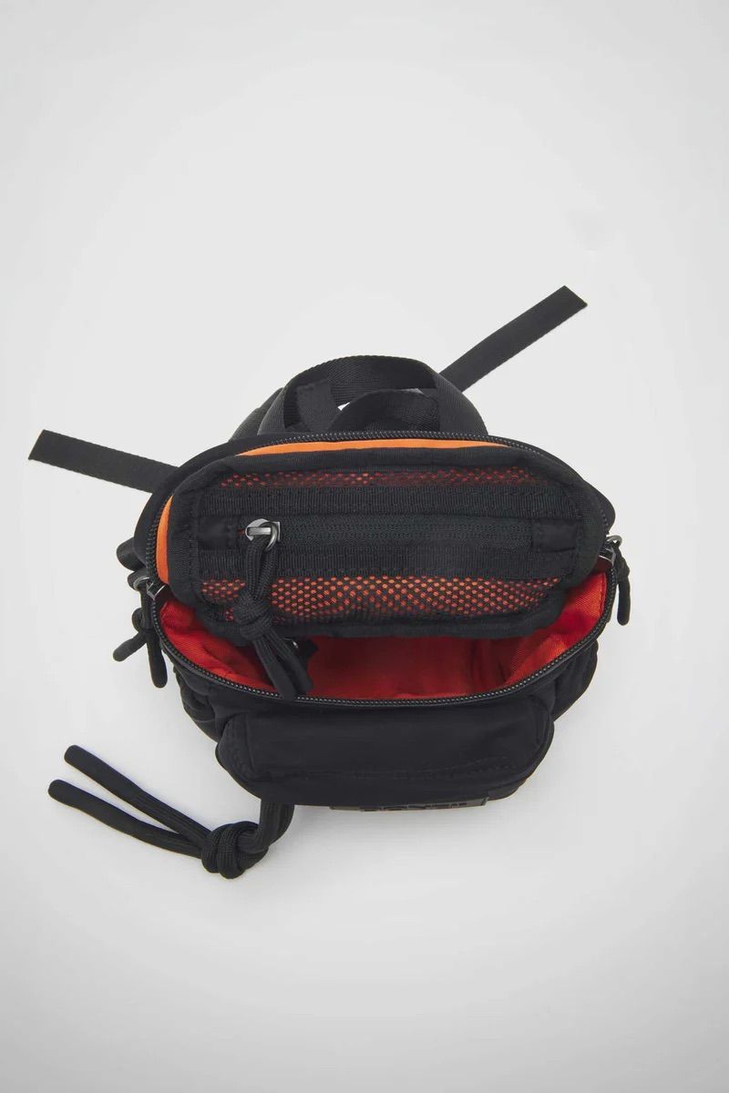 リュック バックパック ハンド ショルダー バッグ 2WAY / イースト+ウェスト リサイクルナイロン 防水 / XSサイズ / ブラック [ZAEWRX001 NERO]