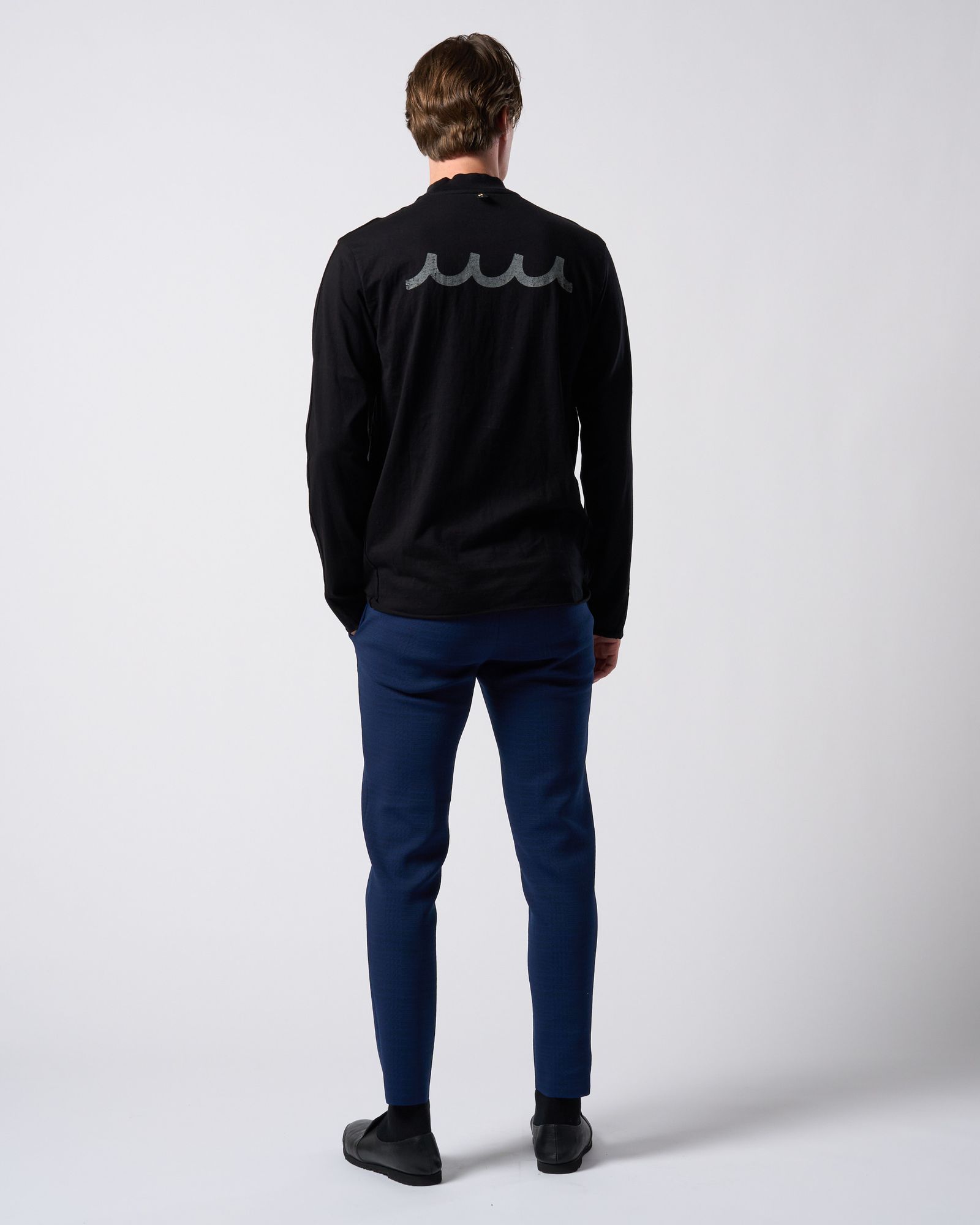 ☆先行予約☆ muta × wjk  / カットオフ モックネックロングスリーブカットソー / cut-off mock-neck L/S(printed) / DEEP BLACK [709 mw03j]