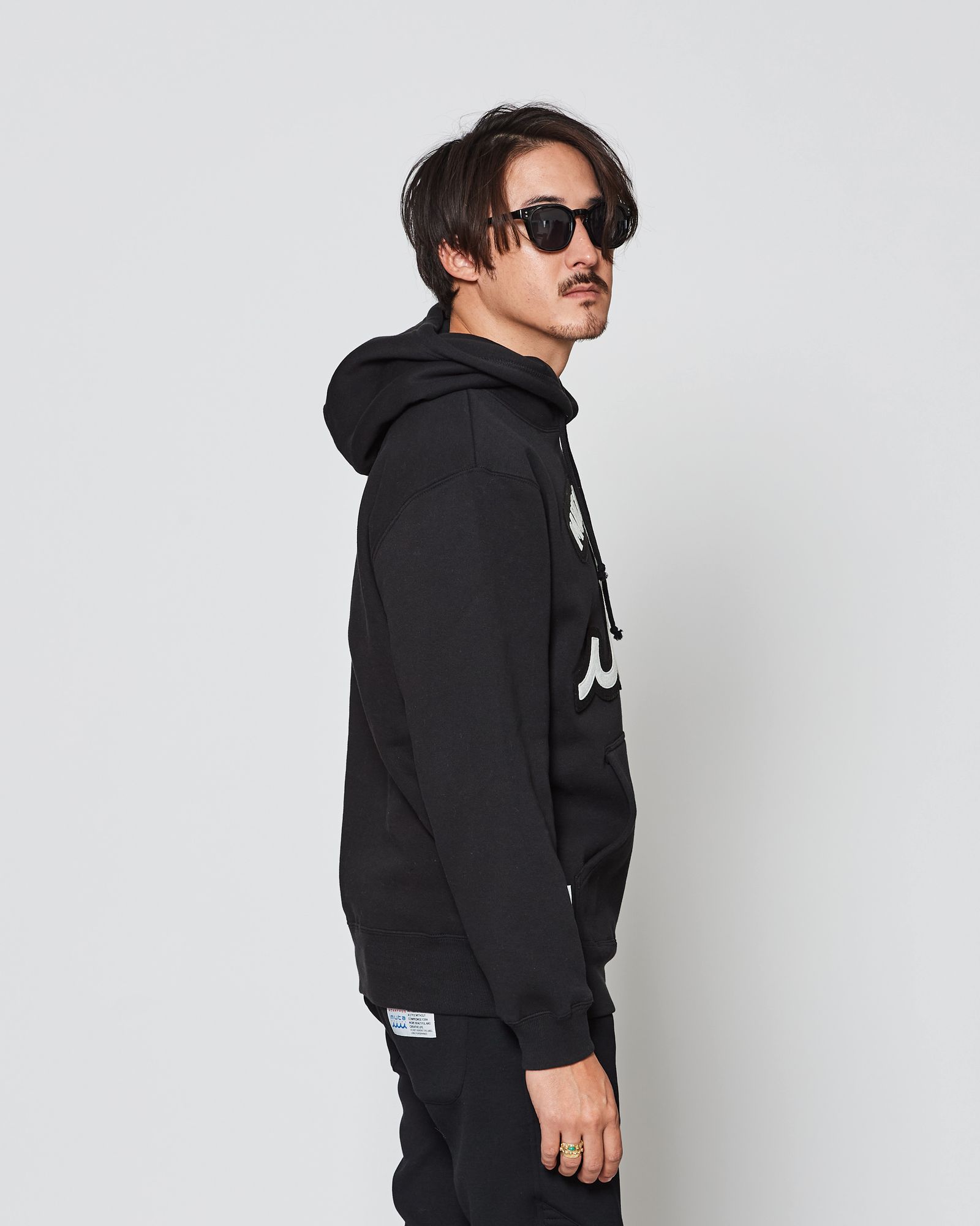 ACANTHUS × muta MARINE / muta Big Embroidered Patch Hooded Sweatshirts / パーカー / BLACK 【MA2536】