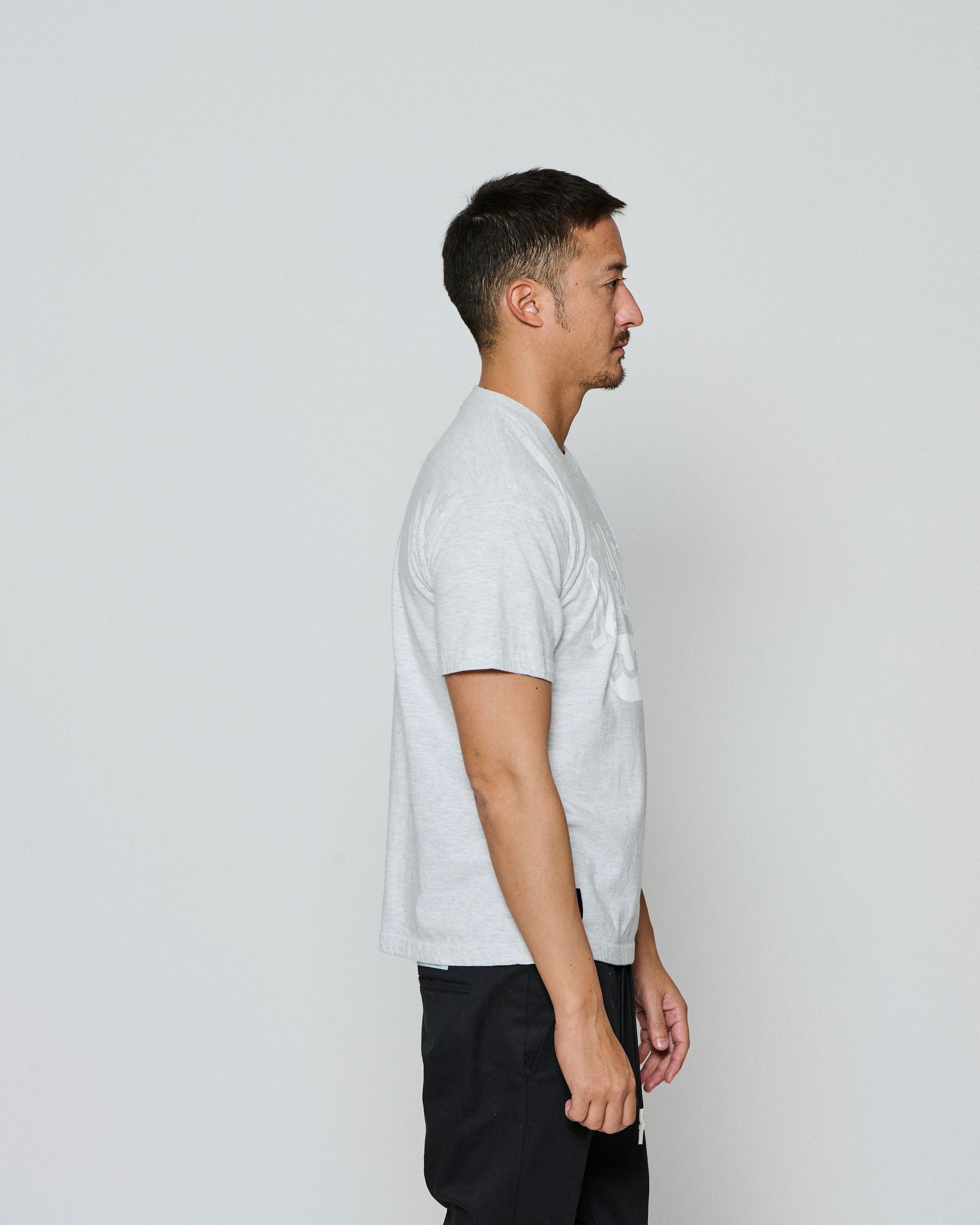 ☆先行予約☆ muta MARINE × ACANTHUS / カレッジロゴTシャツ / Shadow College Logo Tee / GREY 【MA2662】