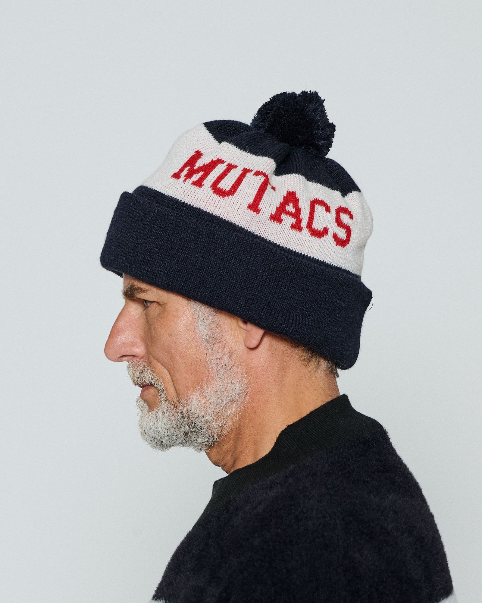 ☆先行予約☆ muta MARINE × ACANTHUS / ニットキャップ / Wave Logo Pom-pom Knit Cap / NAVY 【MA2664】