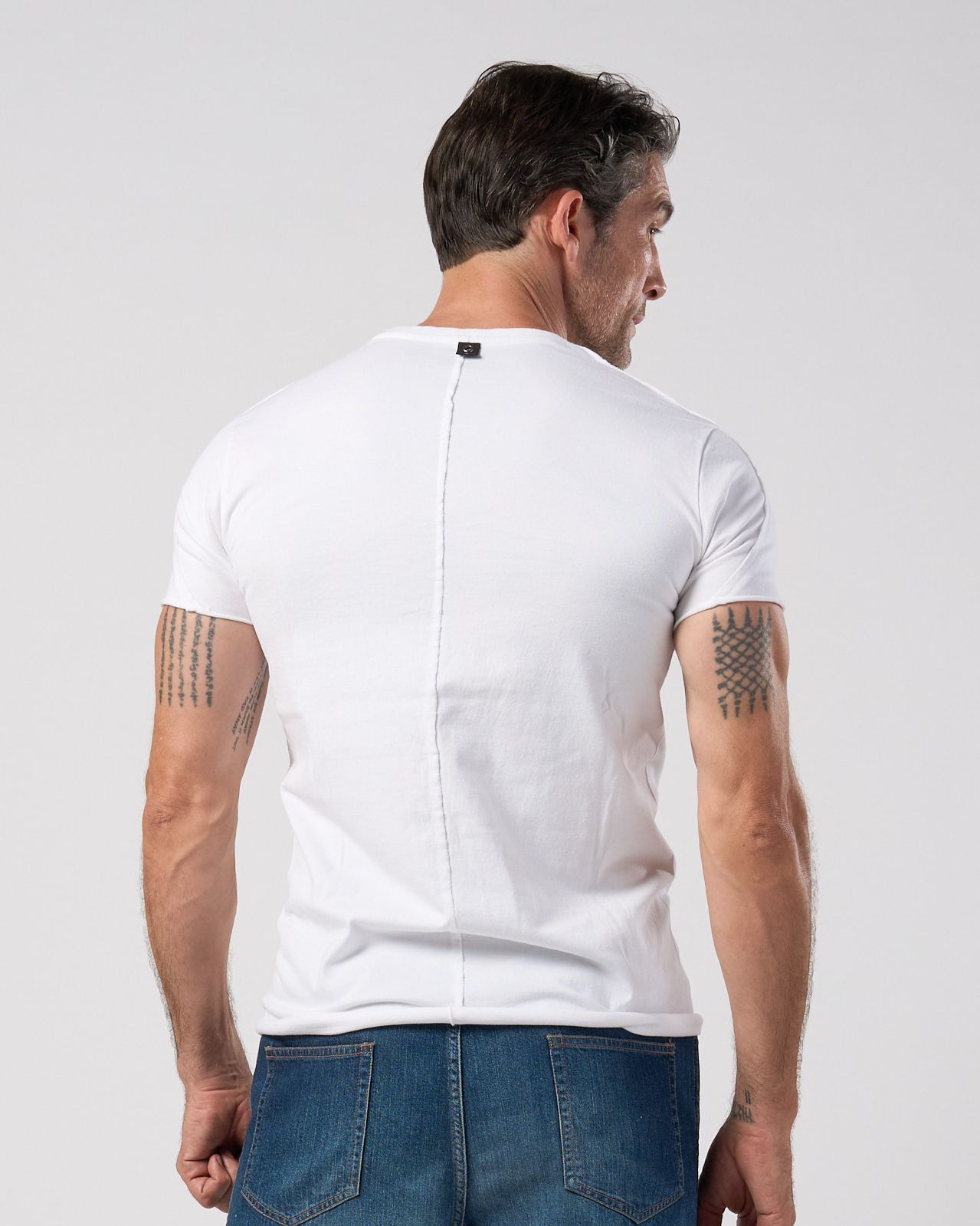 ☆先行予約☆ wjk  / スリムカットオフVネック半袖Tシャツ / slim cut-off V-neck S/S / white【7004 js01k】