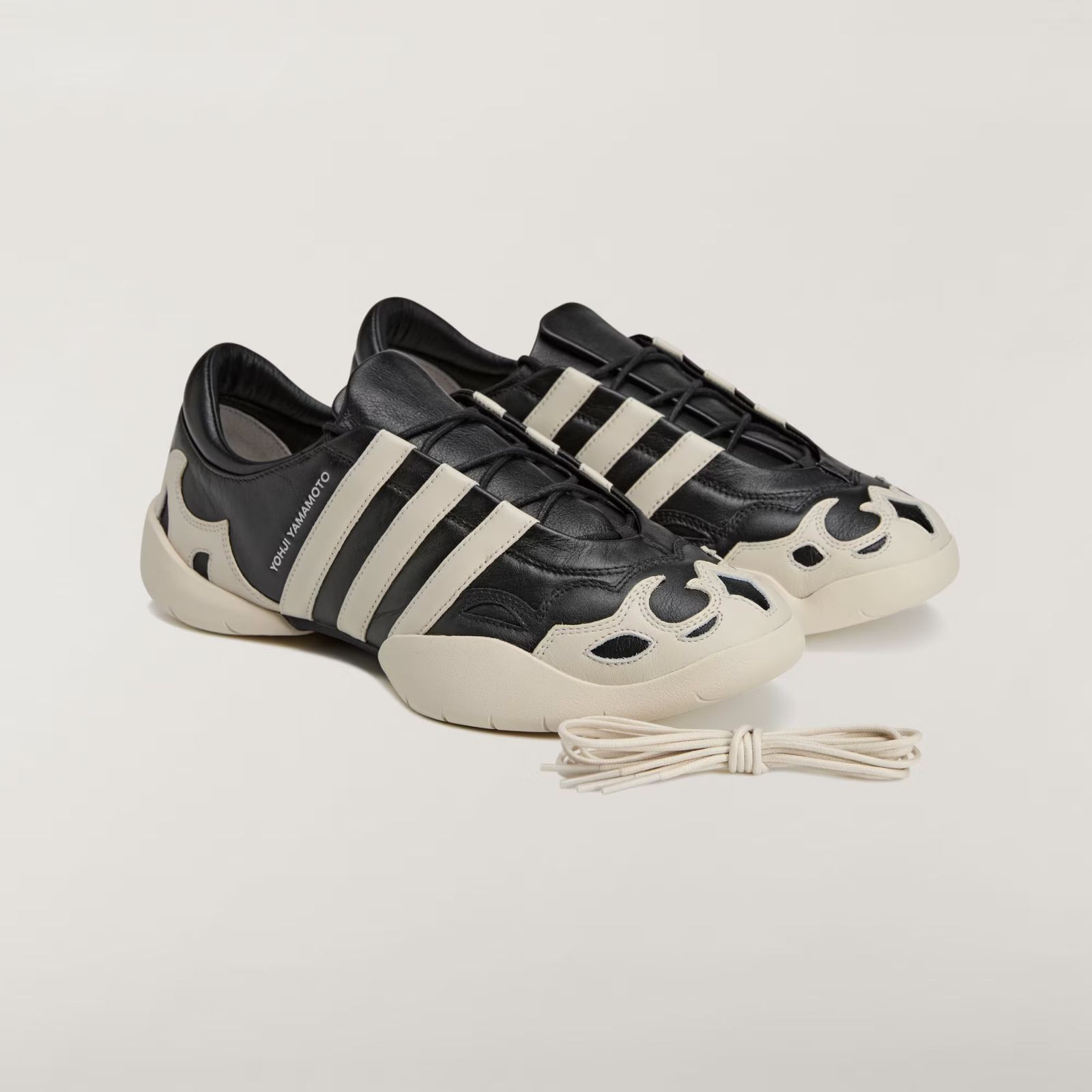 スニーカー / Y-3 REGU 2002 /  Black / Alumina / Alumina [JR3600-FTWA25]