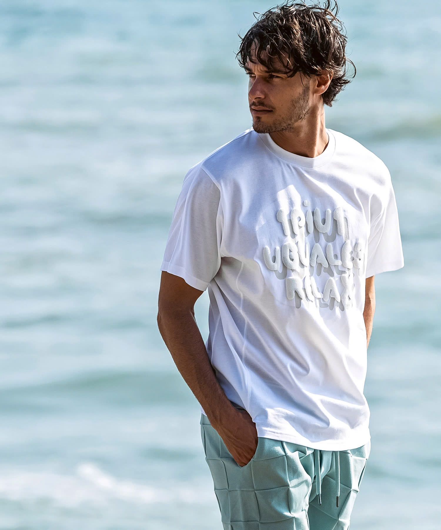 シャドウロゴ半袖Tシャツ / ホワイト【UST-26005】