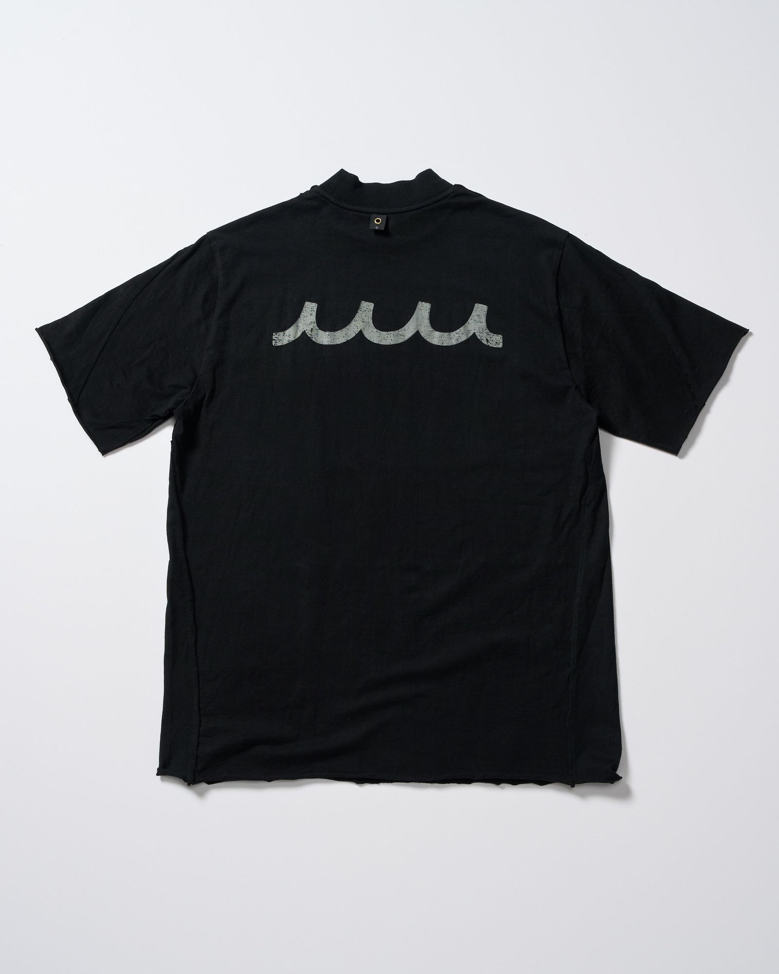 ☆先行予約☆ muta × wjk  / カットオフ モックネックシャツ / cut-off mock S/S(printed) / DEEP BLACK [704 mw03i]