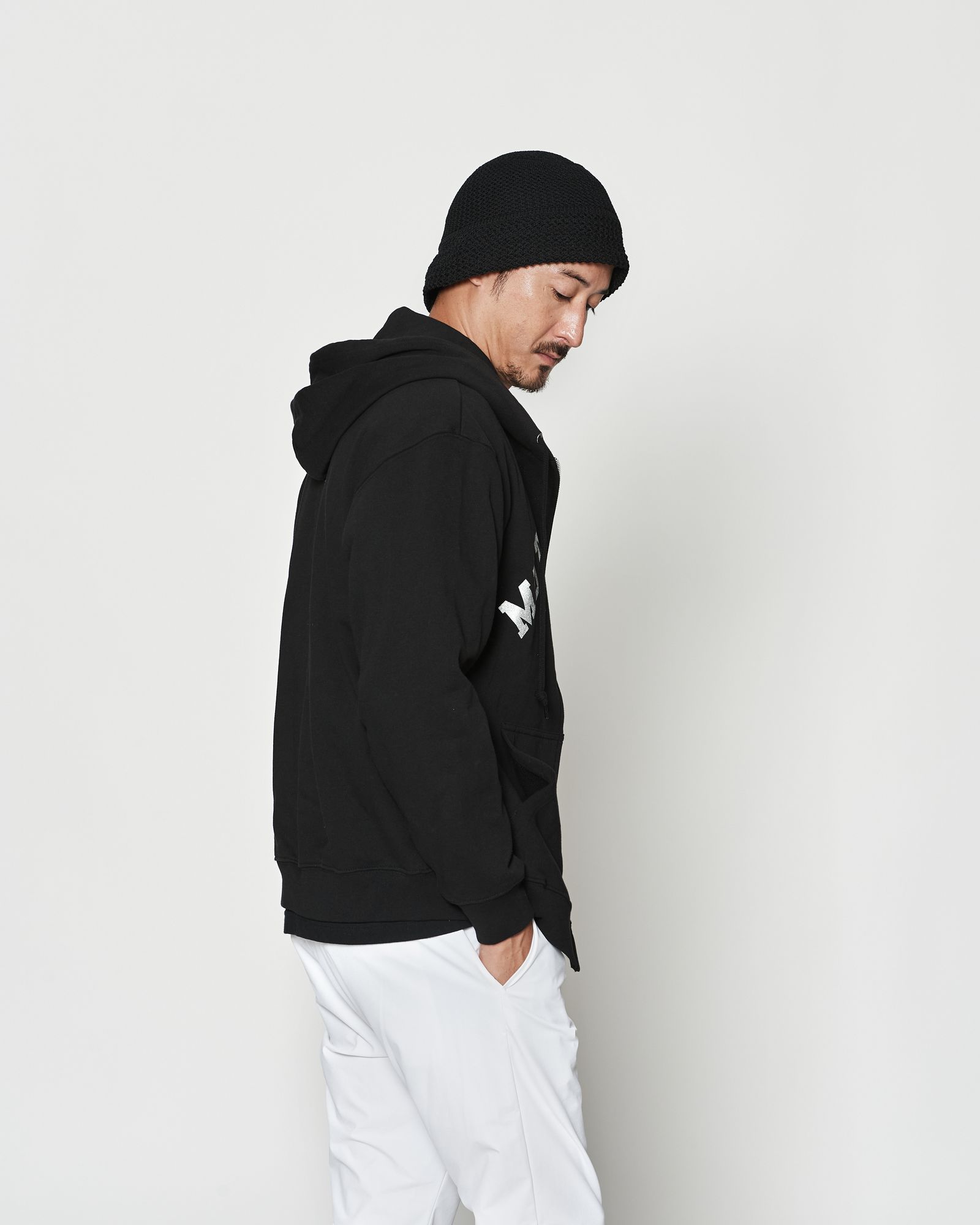 ☆先行予約☆muta MARINE × ACANTHUS  / アーチロゴ スウェットジップフーディー / パーカー / Arc Logo Zip Up Hooded Sweatshirt / BLACK【MA2610】