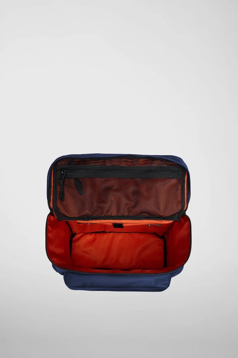 リュック バックパック ハンド ショルダー バッグ 2WAY / イースト+ウェスト リサイクルナイロン 防水 / Mサイズ / ネイビー [ZAEWRM002 BLU]