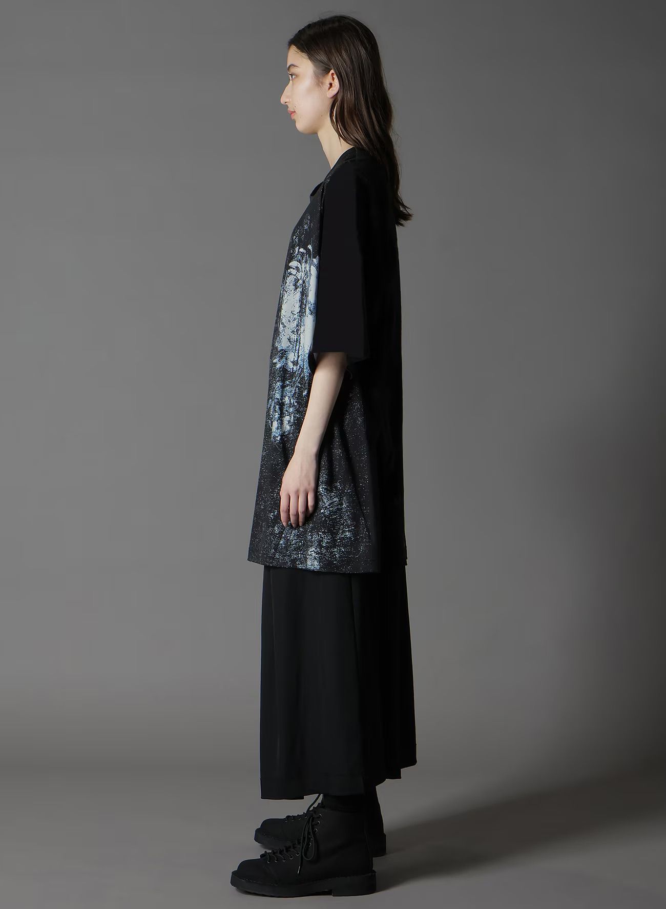 SILKETTE JERSEY FLORAL PATTERN SLIT JUMBO SHORT SLEEVED T-SHIRT / BLACKxBLUE [GL-T02-011-1-03]