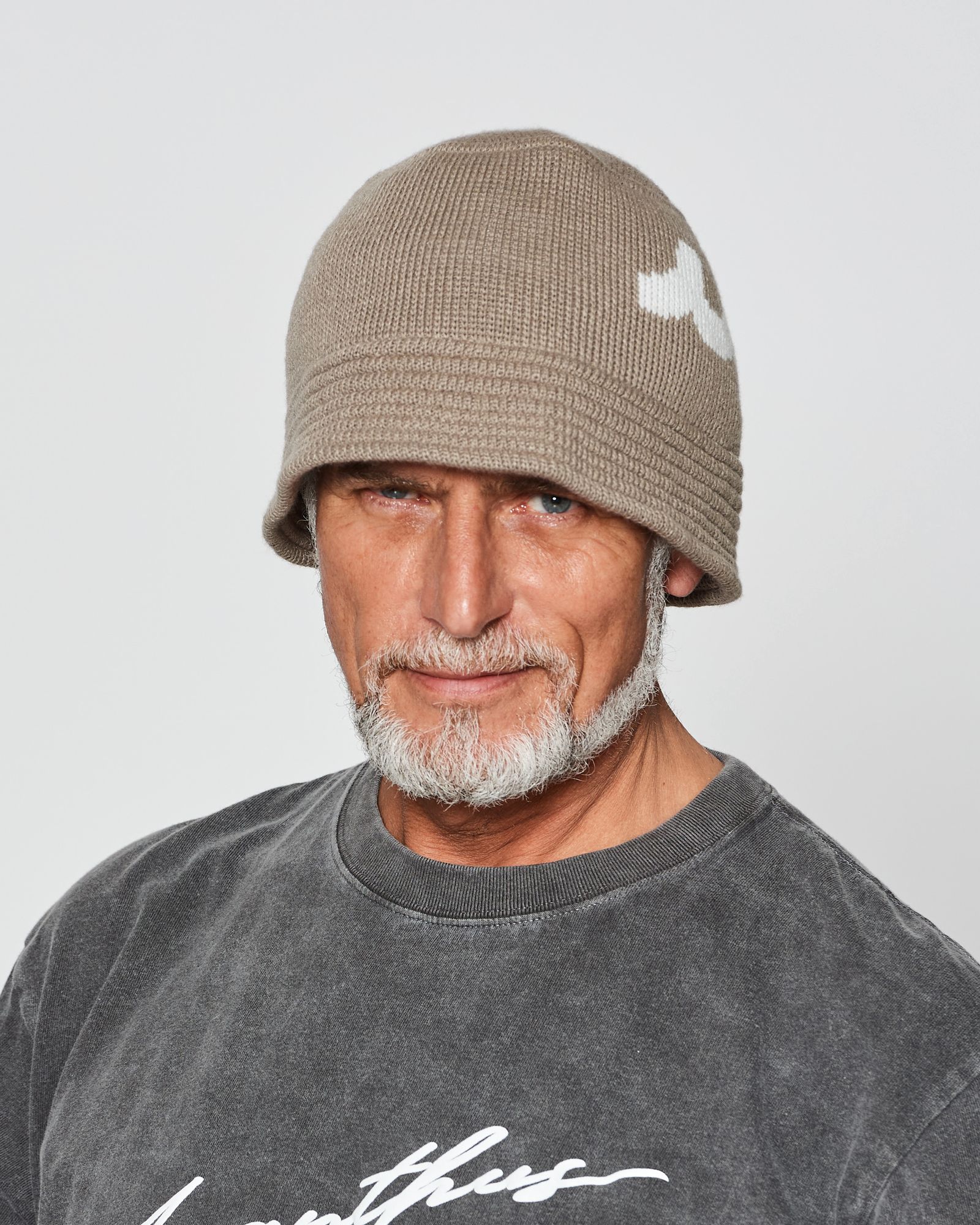 ☆先行予約販売2025年10月下旬～11月下旬頃入荷予定☆ ACANTHUS × muta MARINE / muta Wave Logo Knit Bucket Hat / ニットバケットハット / BEIGE 【MA2543】