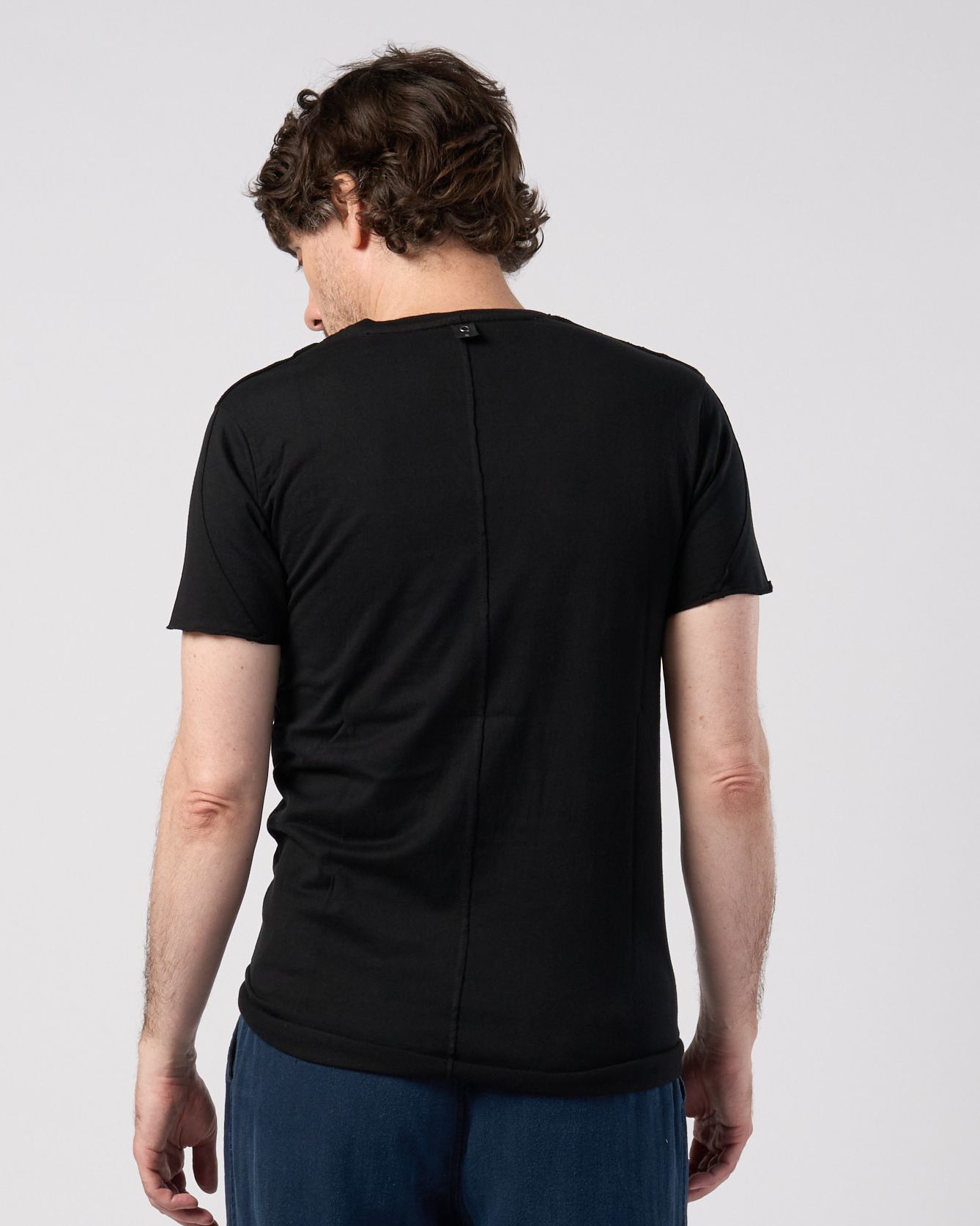 ☆先行予約☆ wjk  / スリムカットオフVネック半袖Tシャツ / slim cut-off V-neck S/S / deep black【7004 js01k】