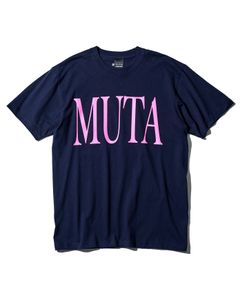 ACANTHUS x muta MARINE / muta BIG Logo Tee / ロゴプリントTシャツ / NAVY / MA2413