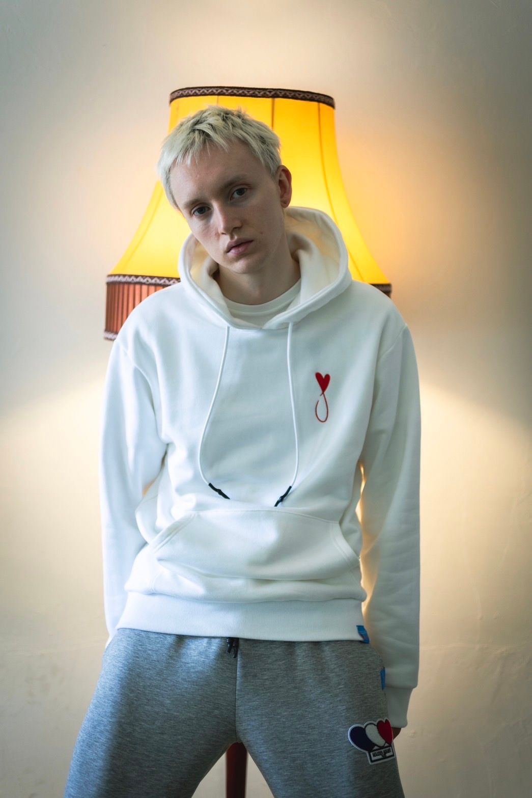 プルオーバーパーカー / Tiphanie Hoodie / White x Red