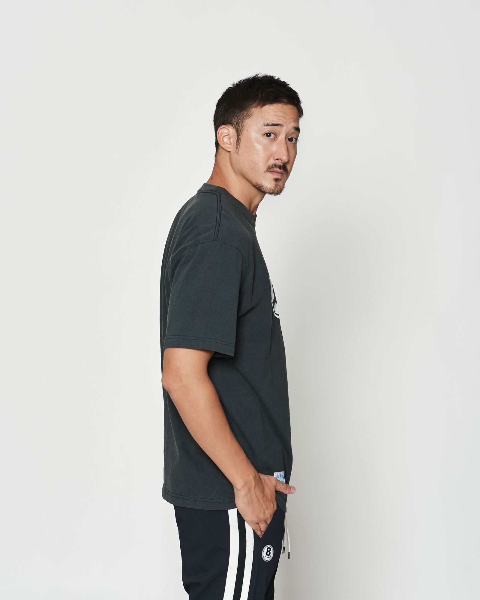 ☆先行予約☆muta MARINE × ACANTHUS  / エイジングサークルロゴTシャツ  /  Aging Circle Logo Tee / BLACK【MA2613】